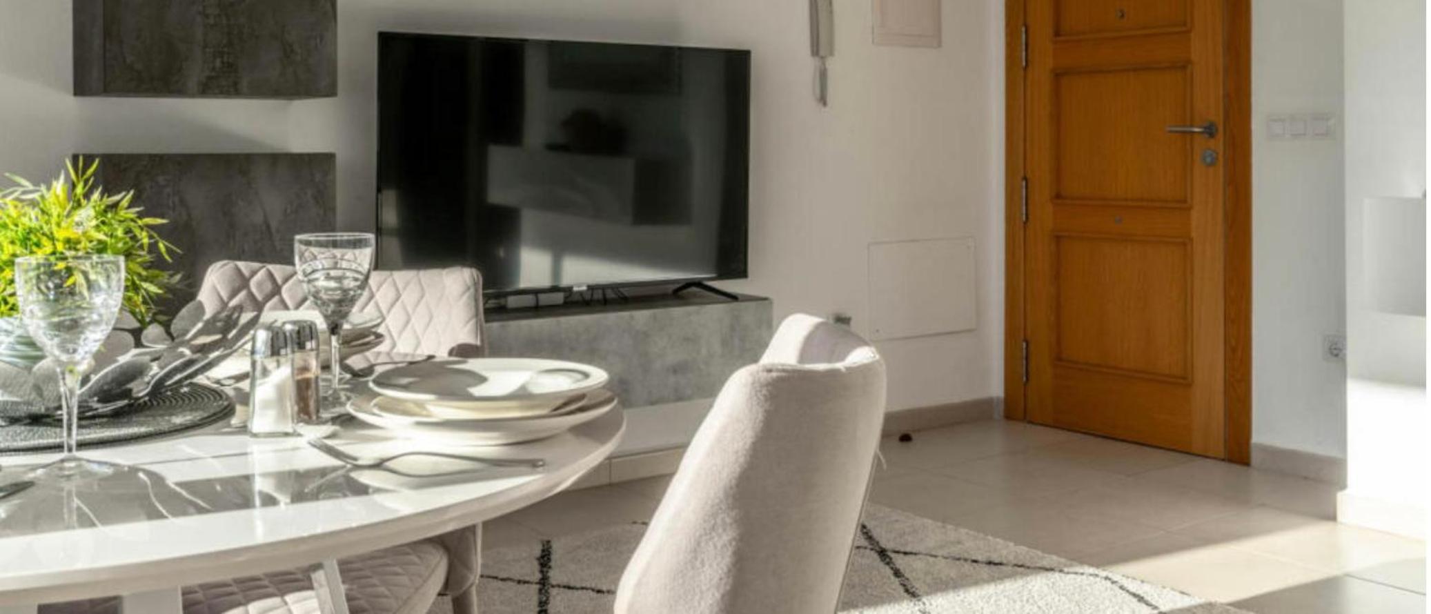 Golf Resort - Apartment - Sleeps4 - Pool - Parking