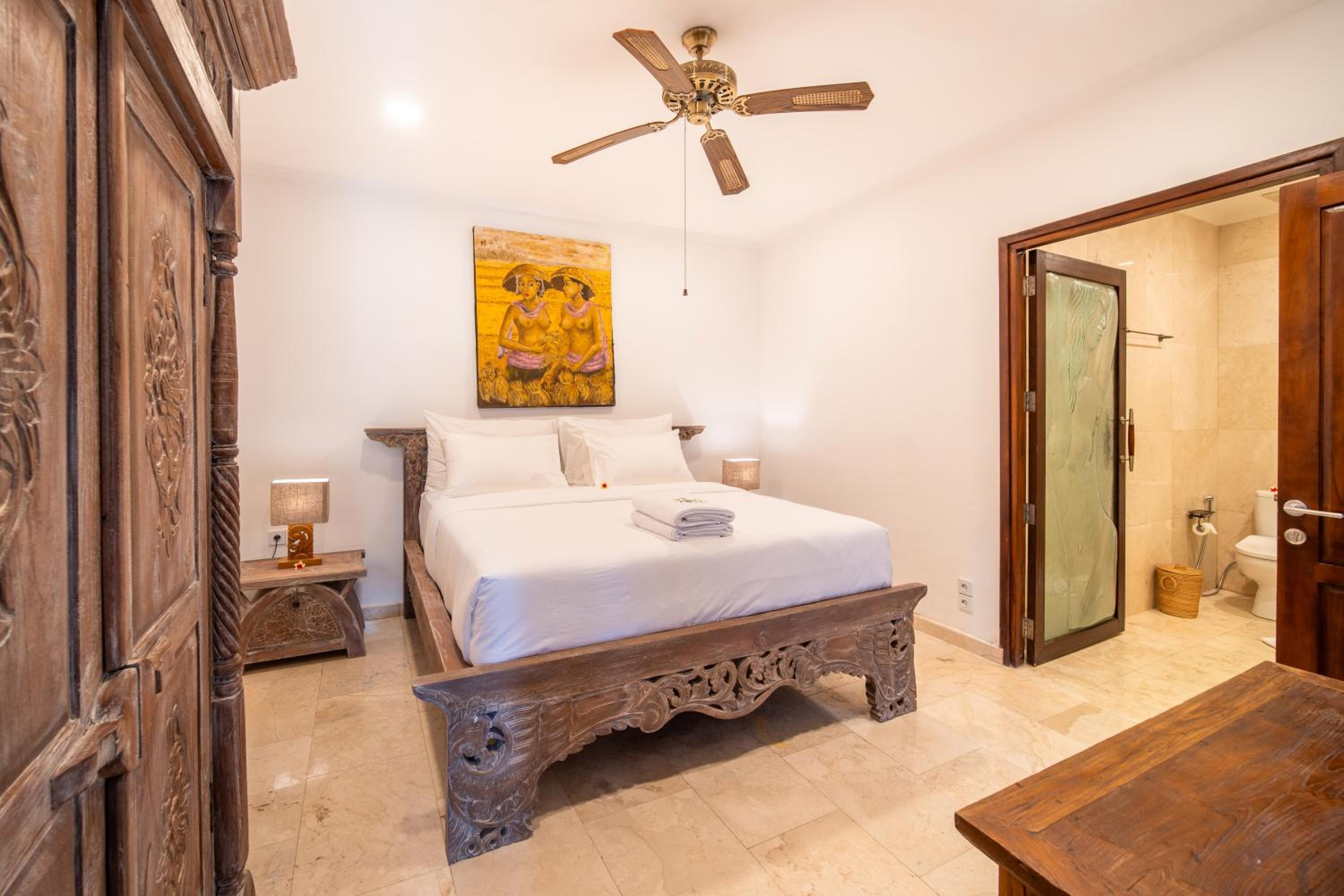 Tropical Villa Asmara - 400sqm Garden Oasis with large Pool and Scenic Views