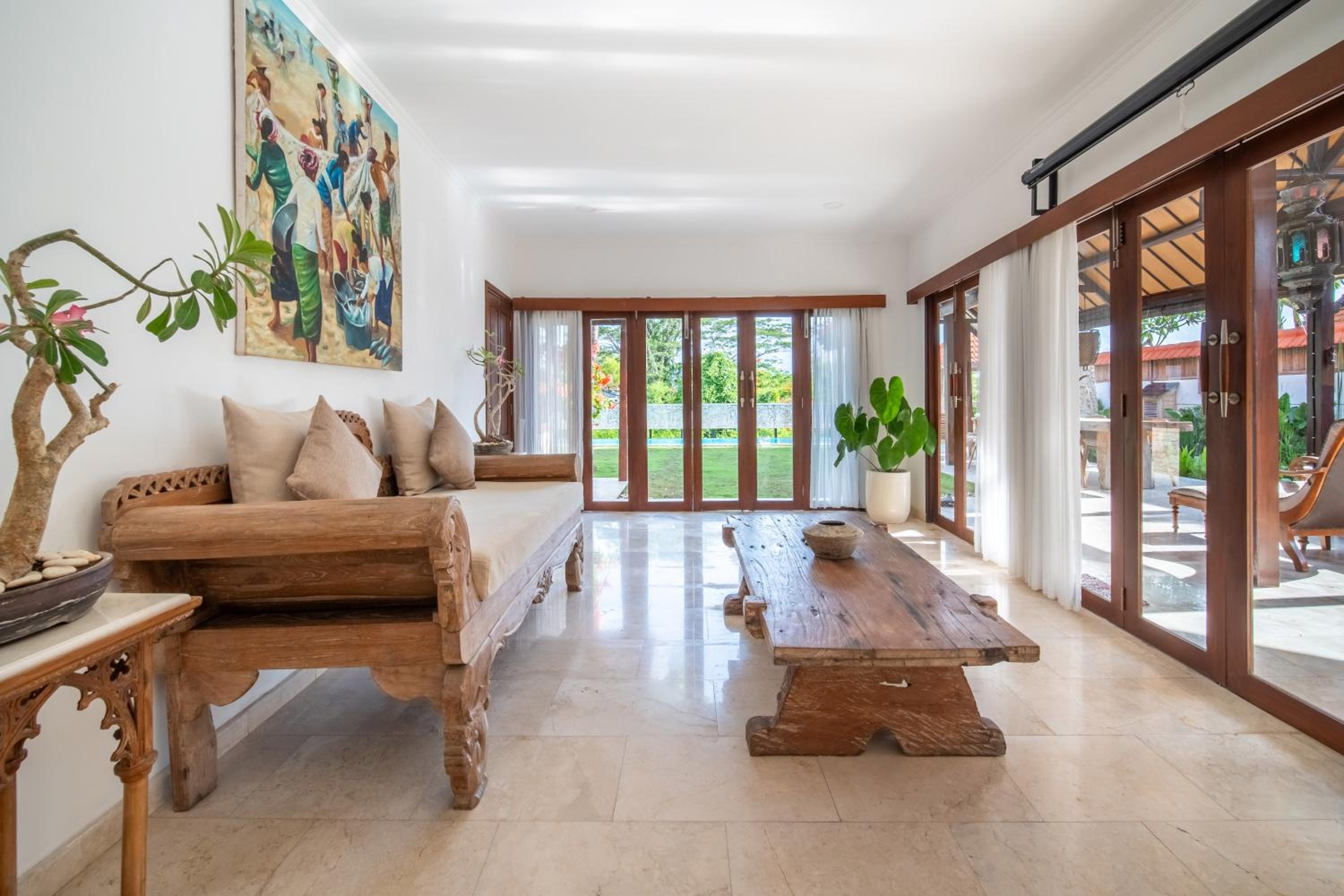 Tropical Villa Asmara - 400sqm Garden Oasis with large Pool and Scenic Views