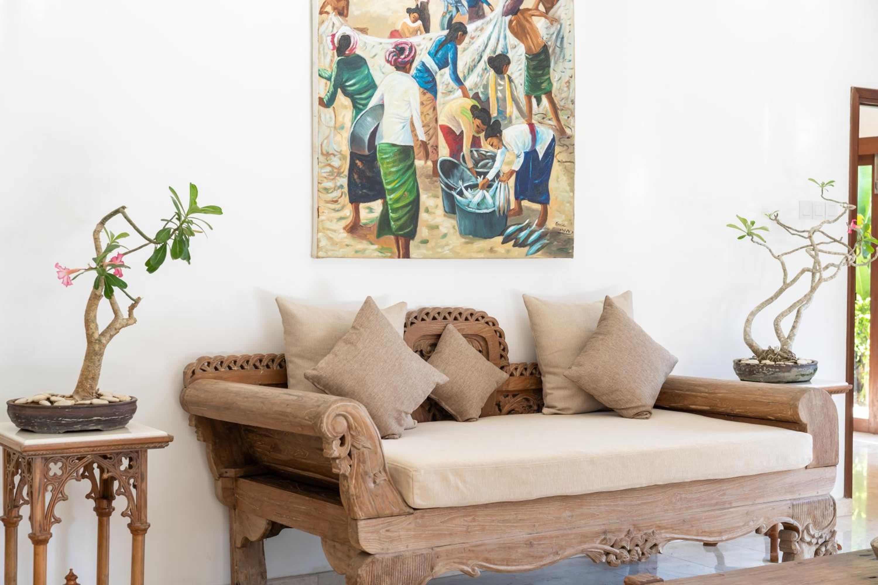 Tropical Villa Asmara - 400sqm Garden Oasis with large Pool and Scenic Views