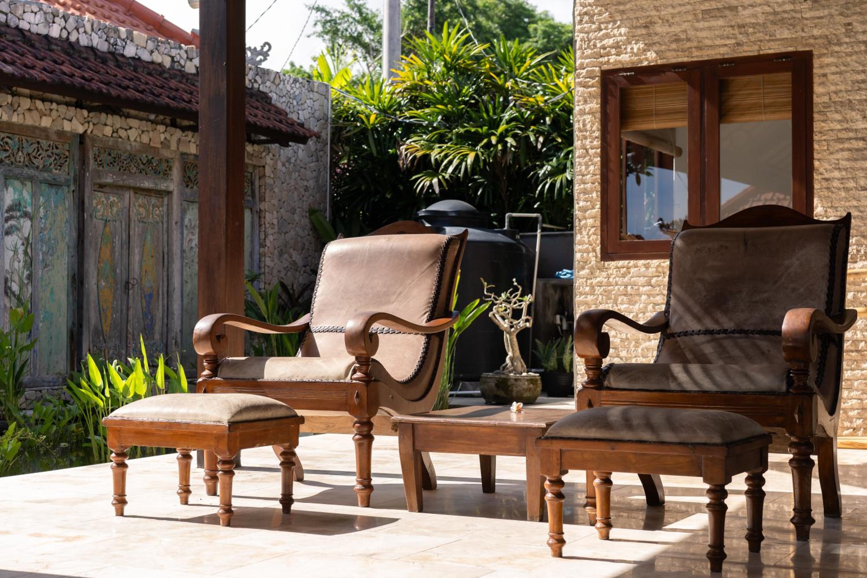 Tropical Villa Asmara - 400sqm Garden Oasis with large Pool and Scenic Views