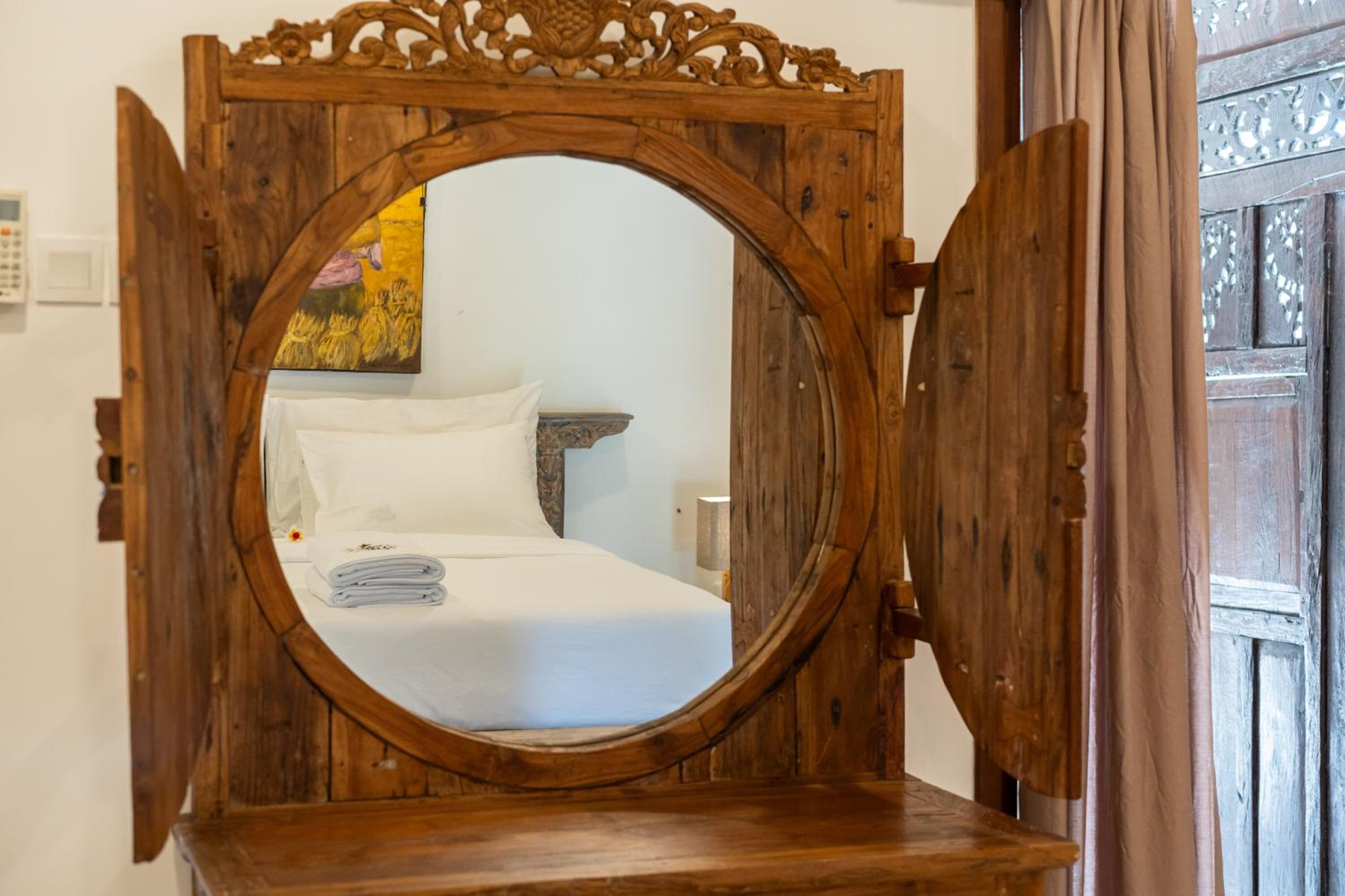 Tropical Villa Asmara - 400sqm Garden Oasis with large Pool and Scenic Views