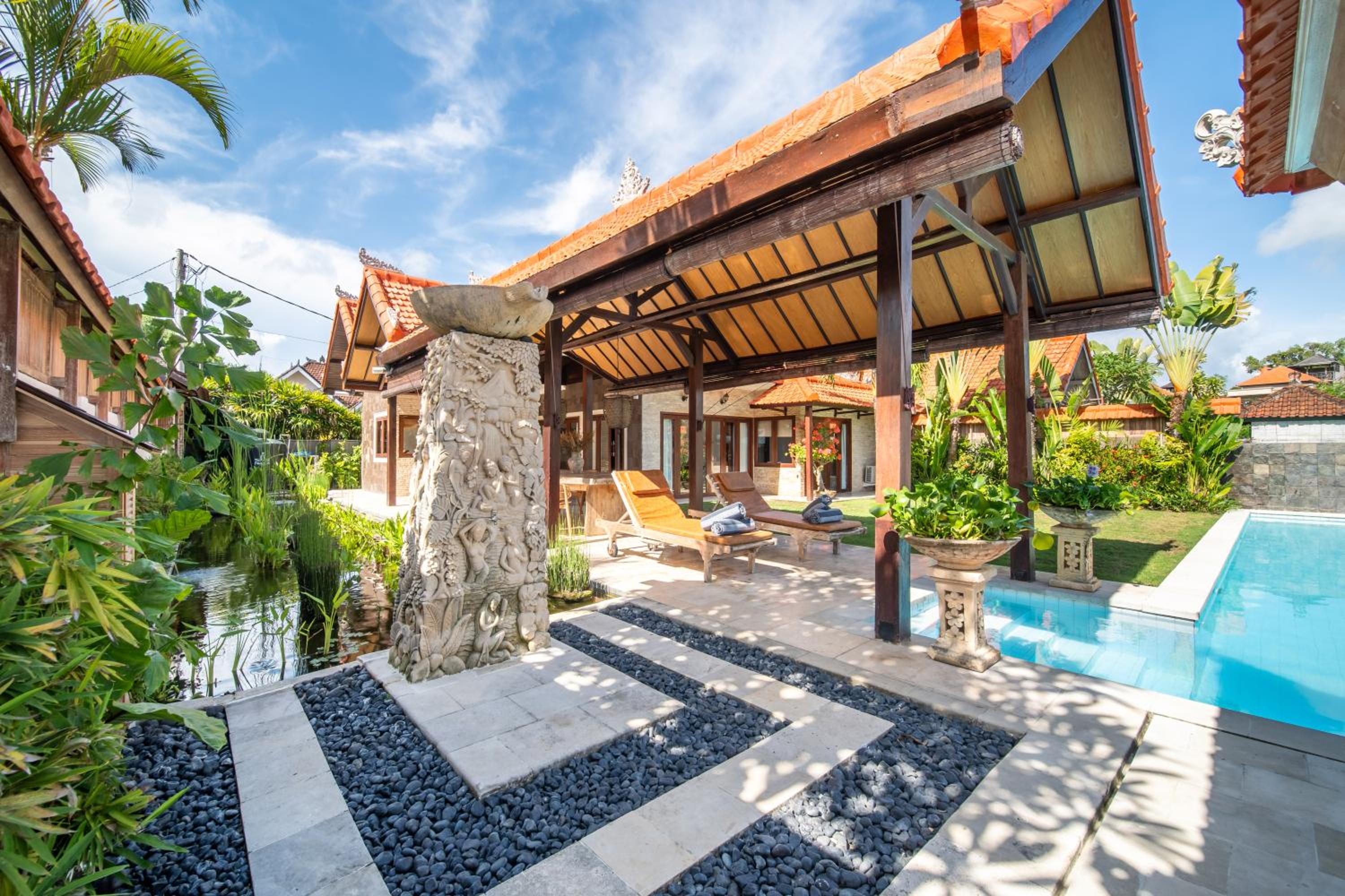 Tropical Villa Asmara - 400sqm Garden Oasis with large Pool and Scenic Views