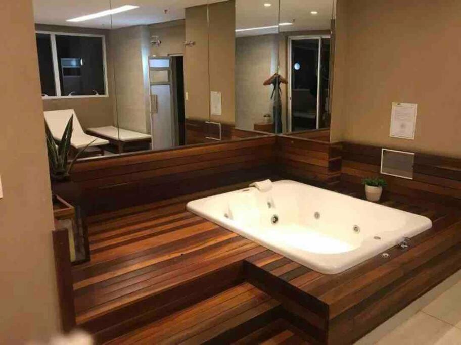Brooksfield Towers completo! Rico em comodidades no próprio condomínio! Prox Shopping Flamboyant Estádio Serra Dourada Saída rápida para Aeroporto! 2014