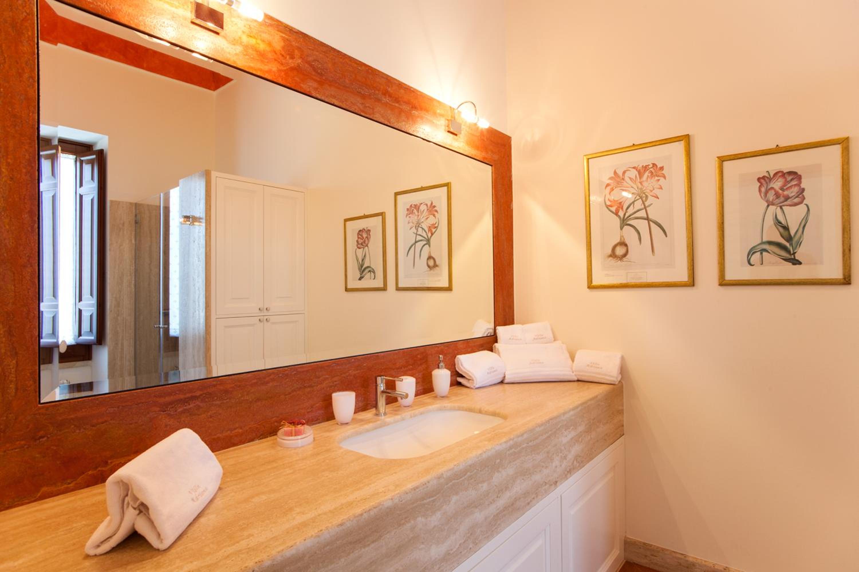 Villa Maxima Privacy and Pool - Happy Rentals