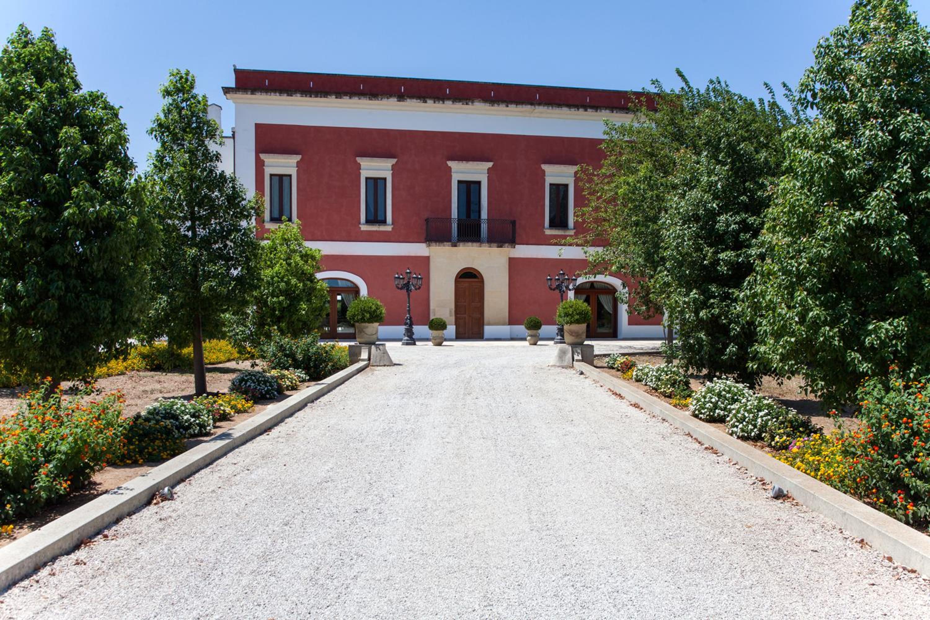 Villa Maxima Privacy and Pool - Happy Rentals
