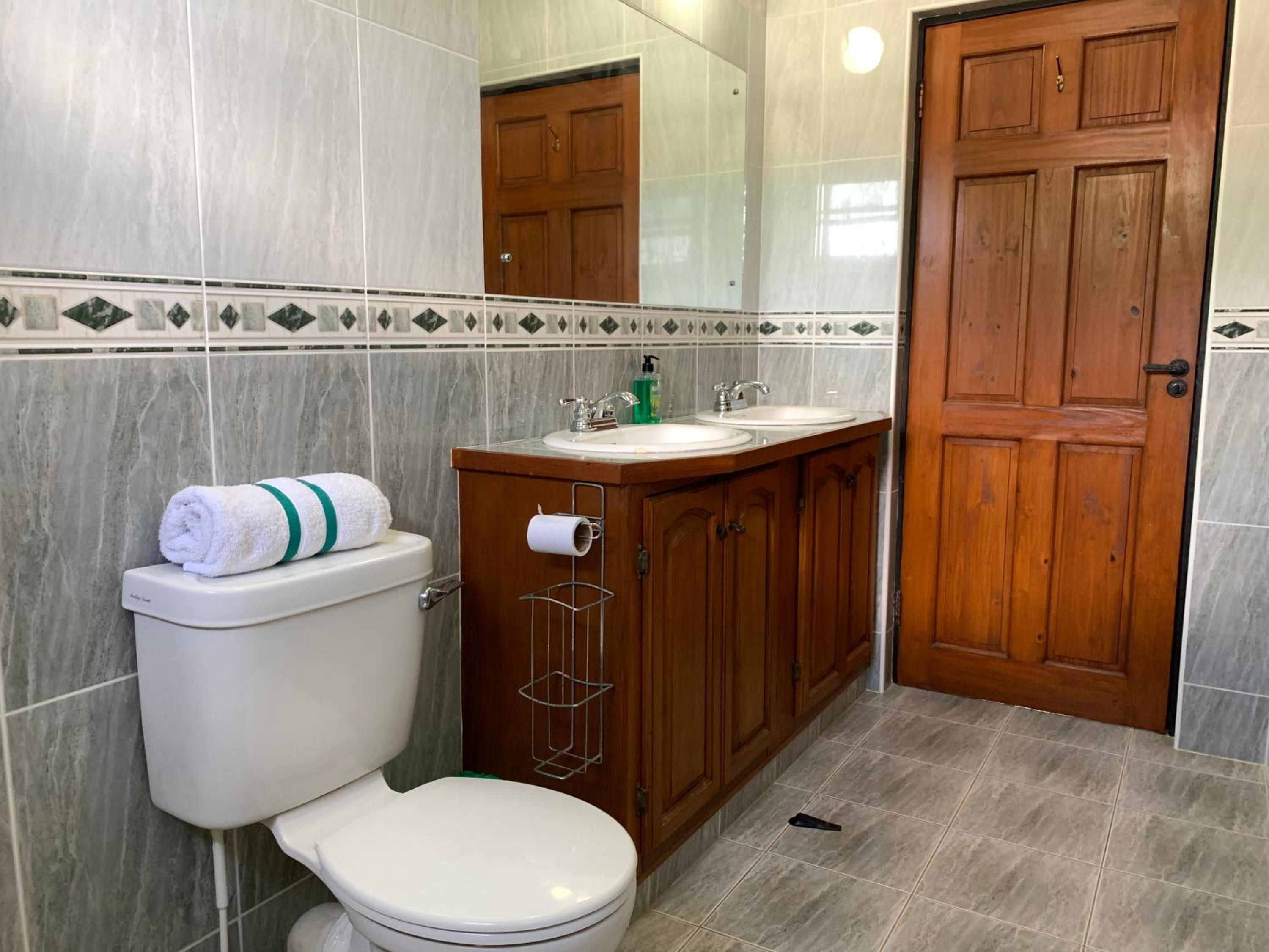 Lailamar Villa, Ocean View, AC & Pool - Entire Villa