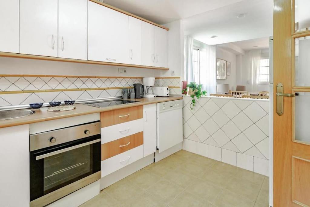 Peaceful Townhouse in Costabella