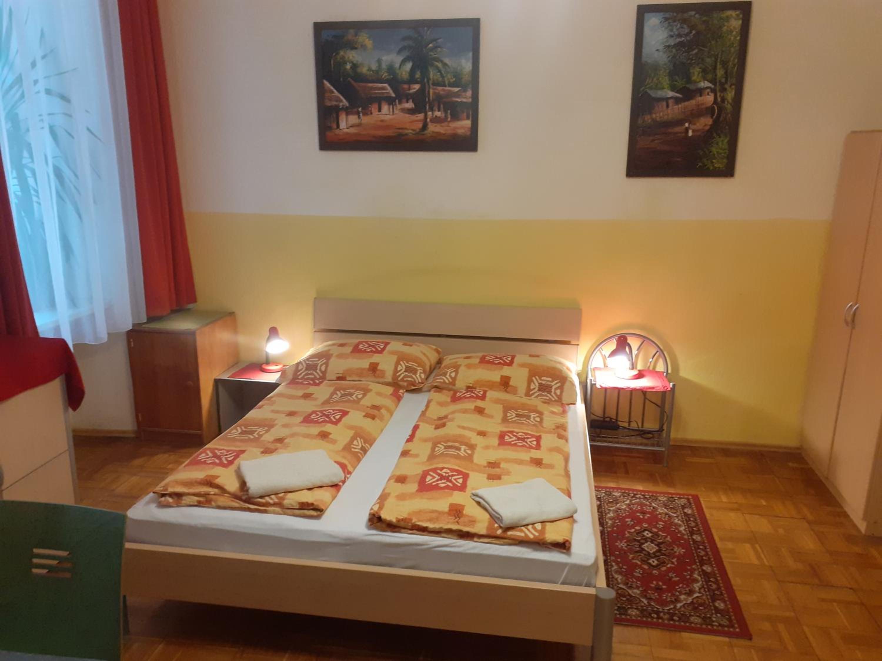 HappyHostel