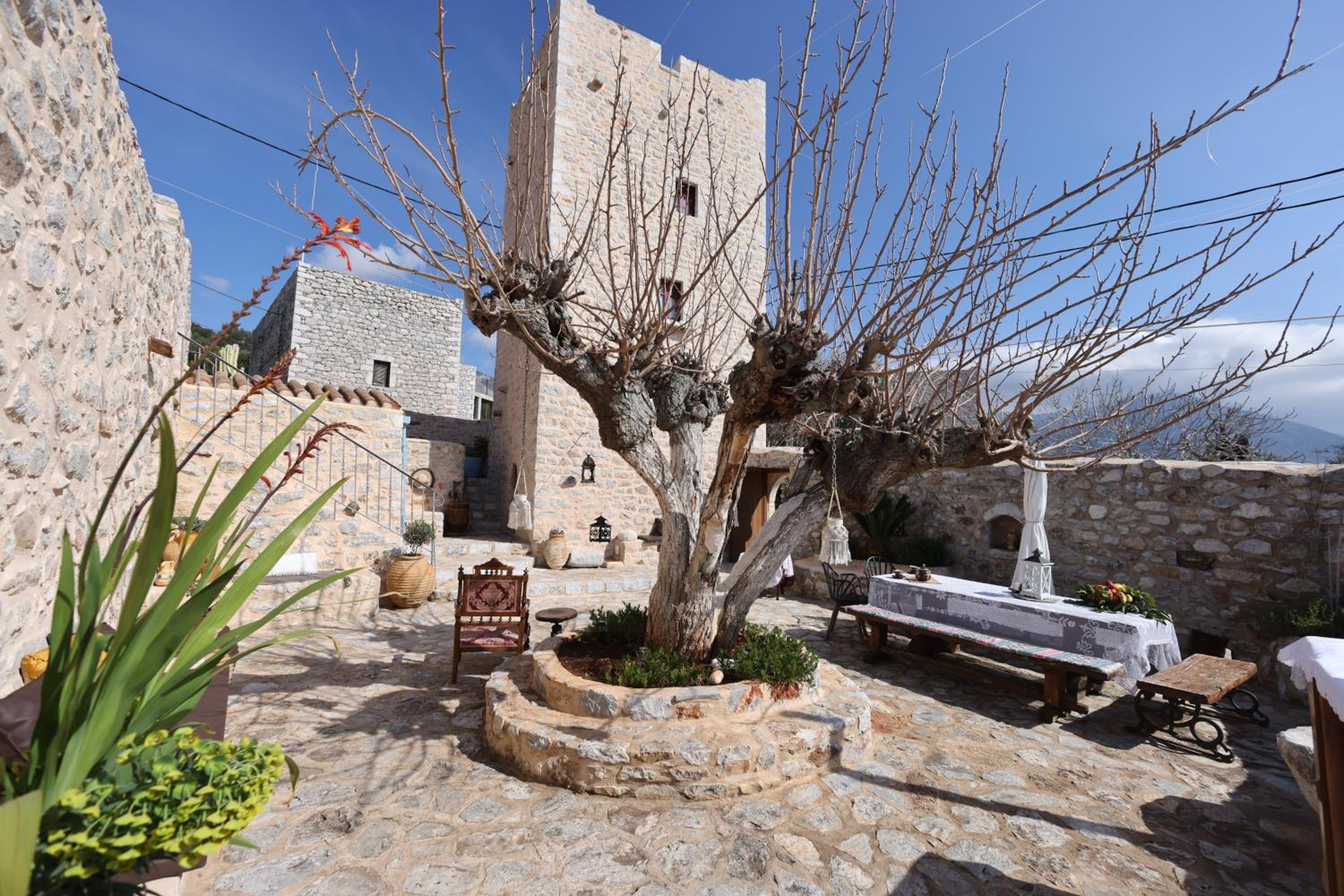 LITHOS TRADITIONAL TOWER