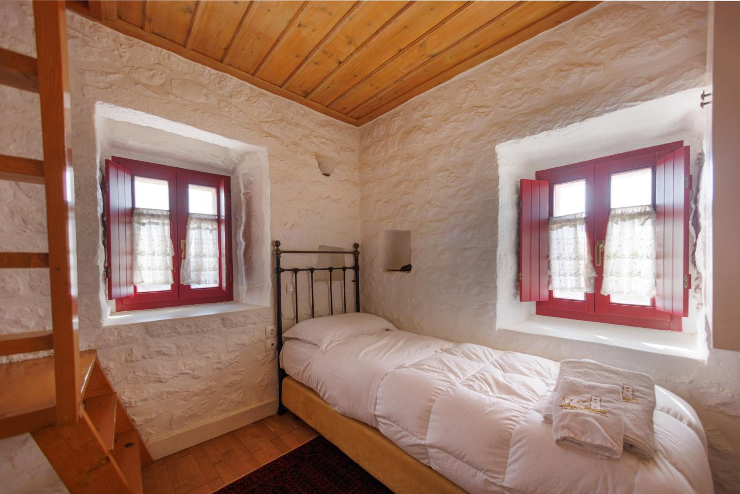 LITHOS TRADITIONAL TOWER