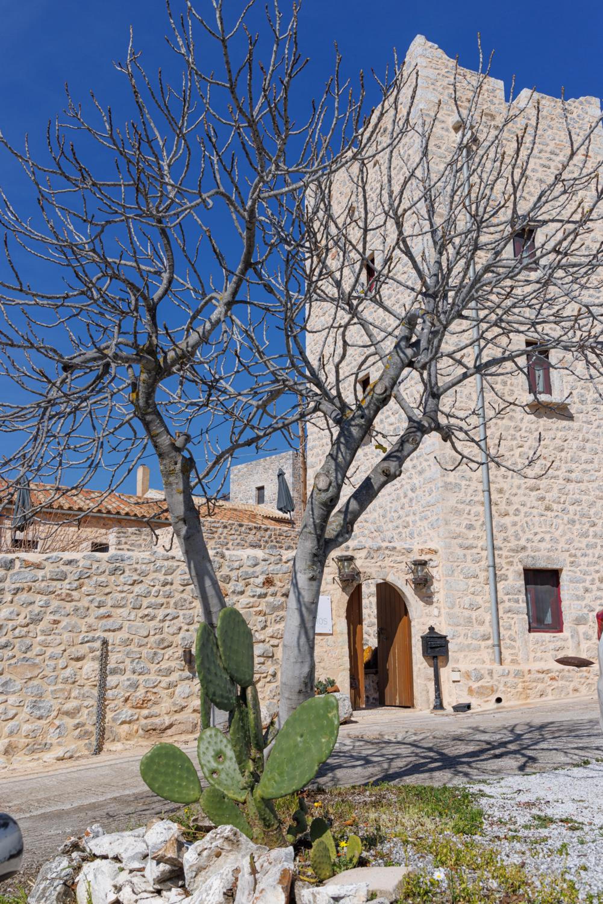 LITHOS TRADITIONAL TOWER