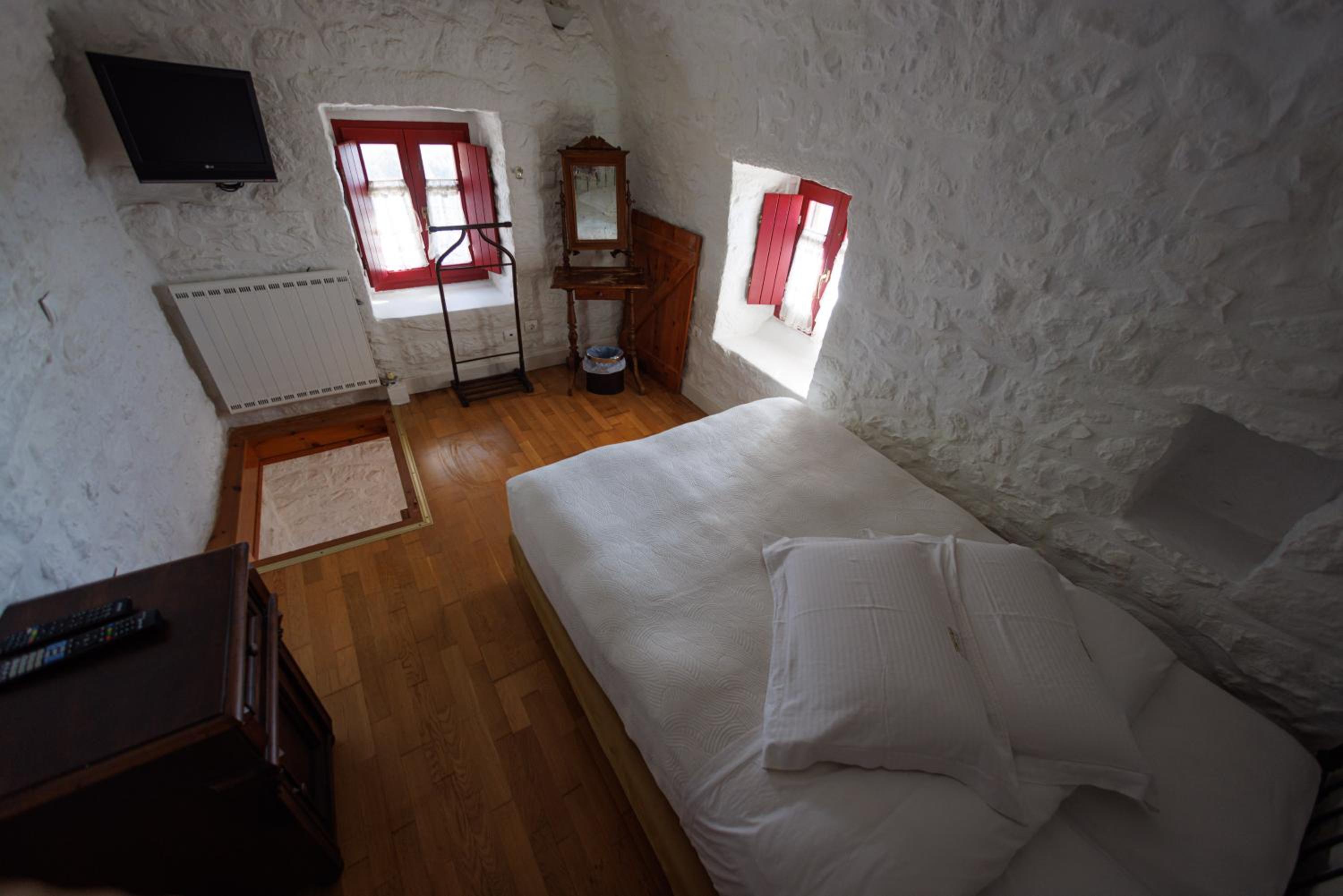 LITHOS TRADITIONAL TOWER