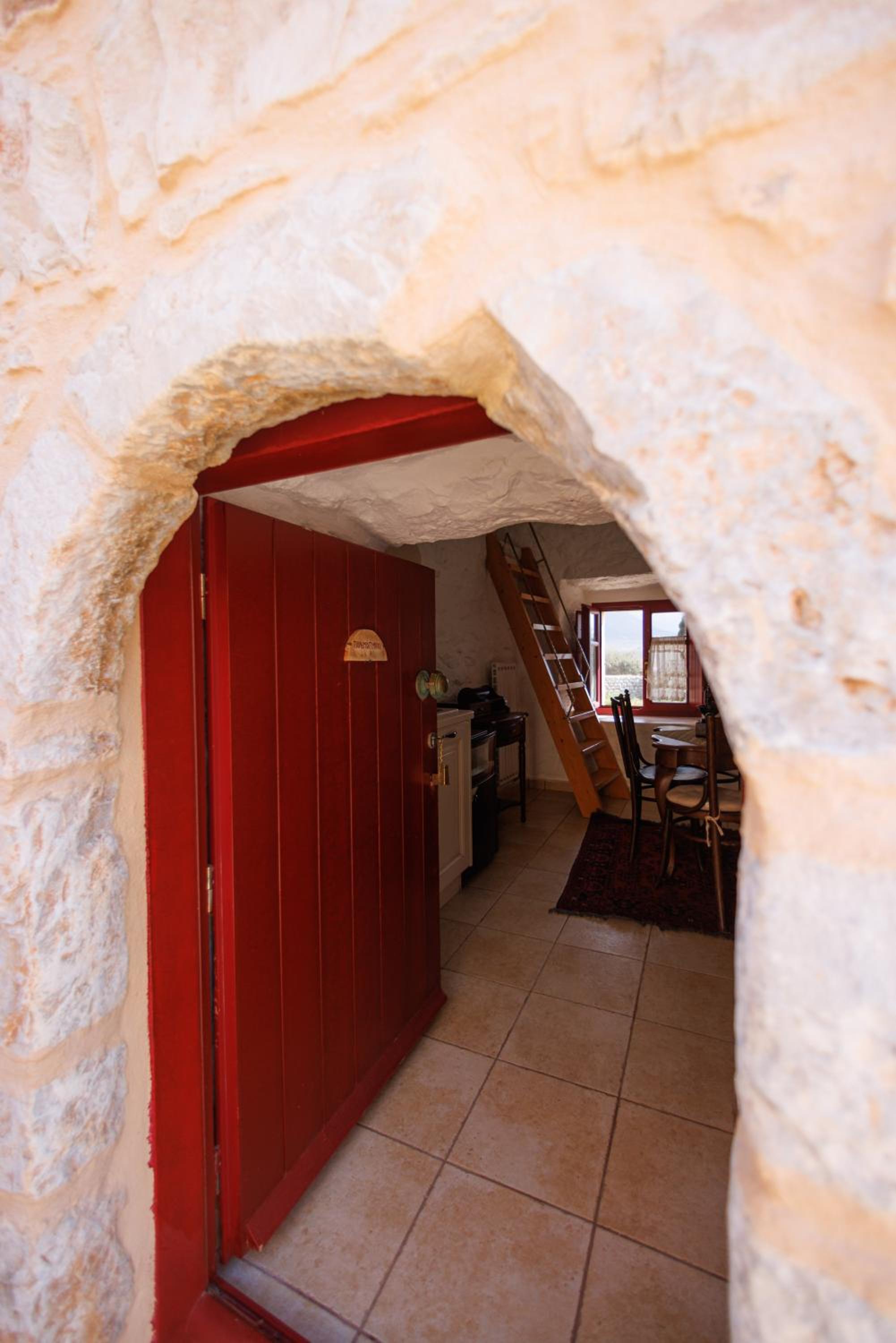 LITHOS TRADITIONAL TOWER