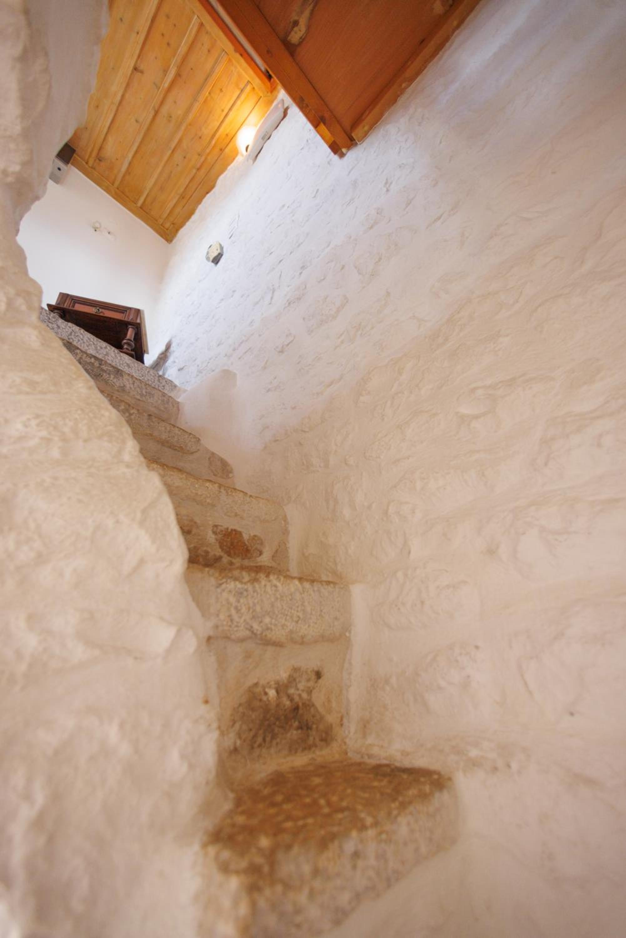 LITHOS TRADITIONAL TOWER