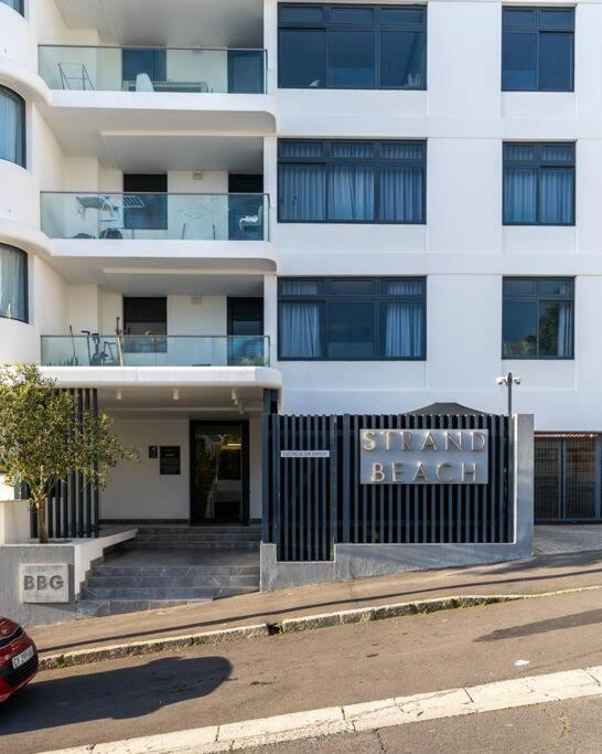 2 bed Sea Point Gem with Pool and incredible Views view 2