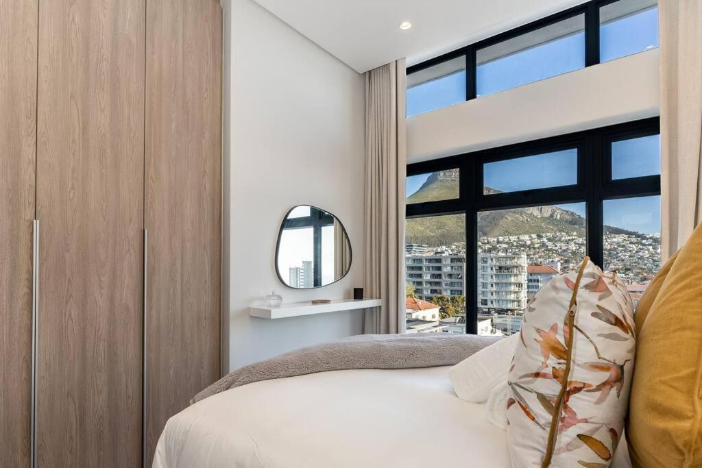 2 bed Sea Point Gem with Pool and incredible Views view 4