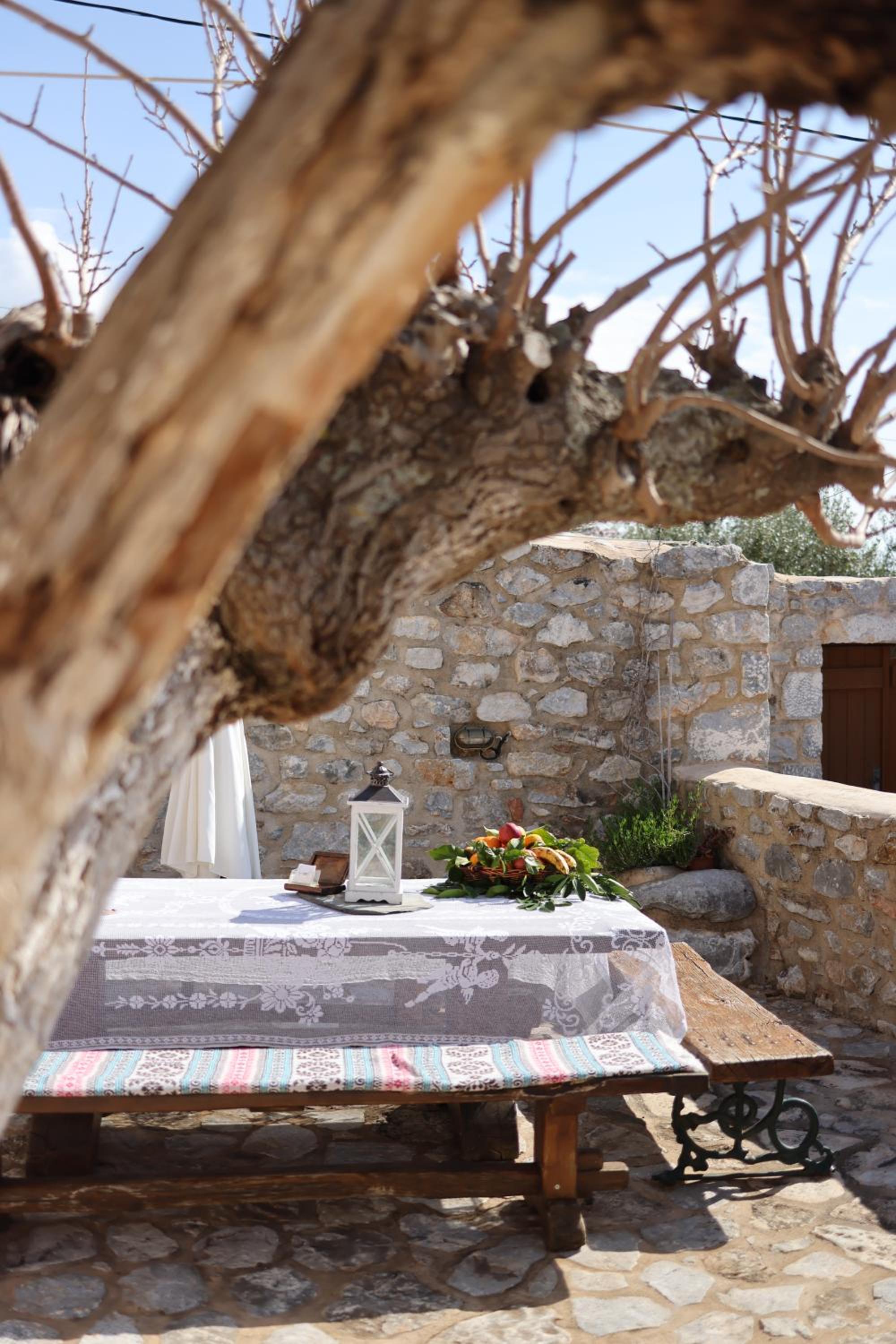 LITHOS TRADITIONAL TOWER