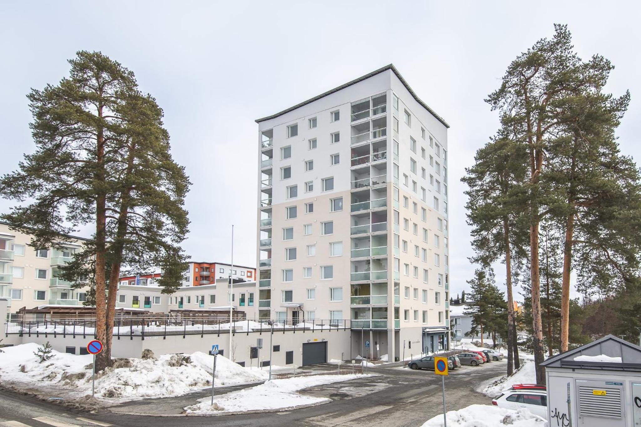 Saunallinen kaksio autohallipaikalla