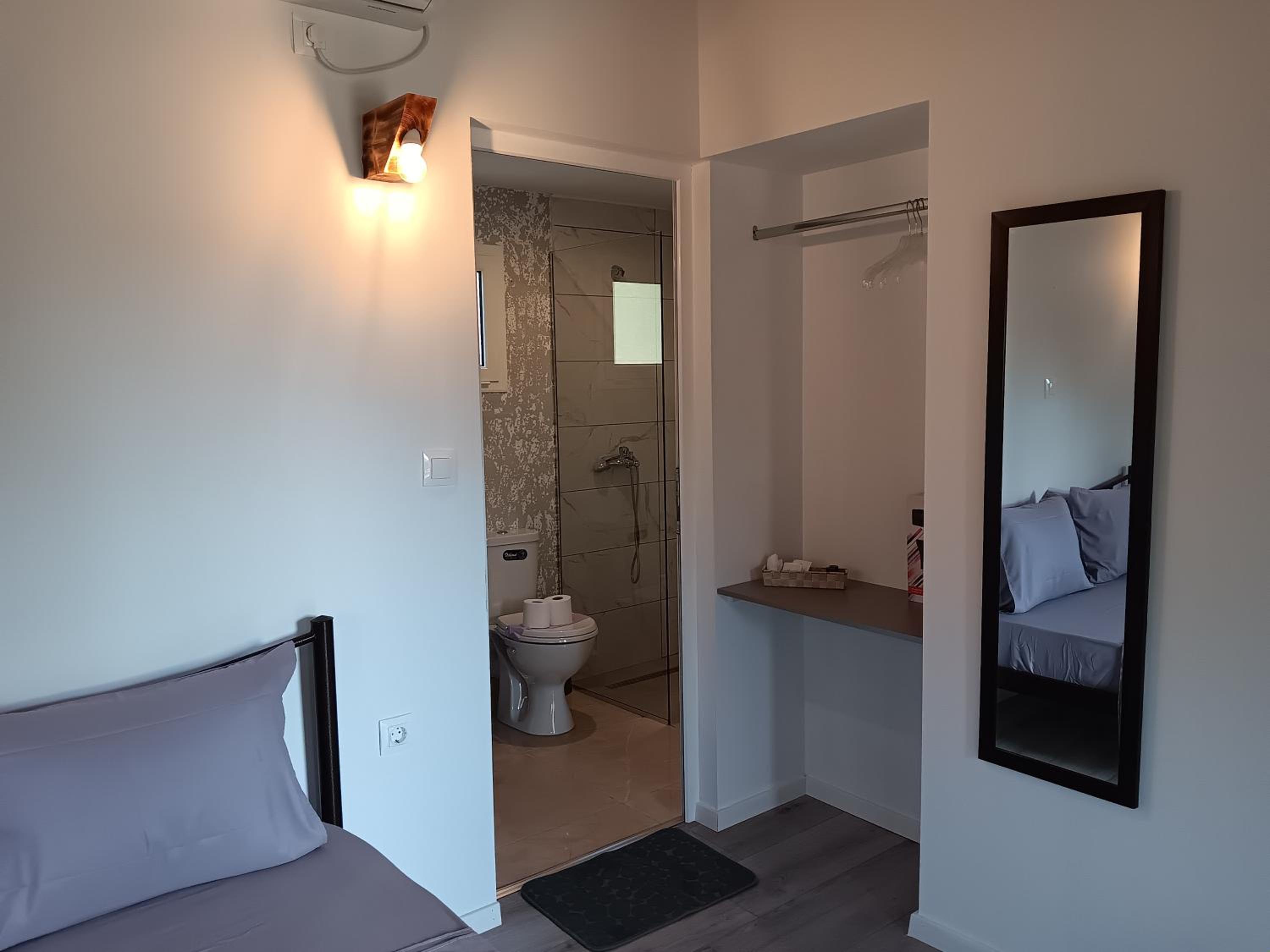 Tolis Rooms