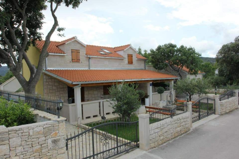 Brač Island Holiday Home With Pool And Sea View view 4