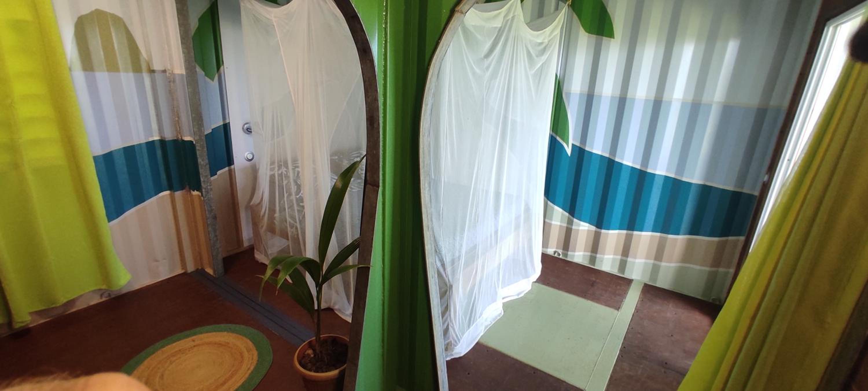 HOME CONTAINER RESORT Eau view 2