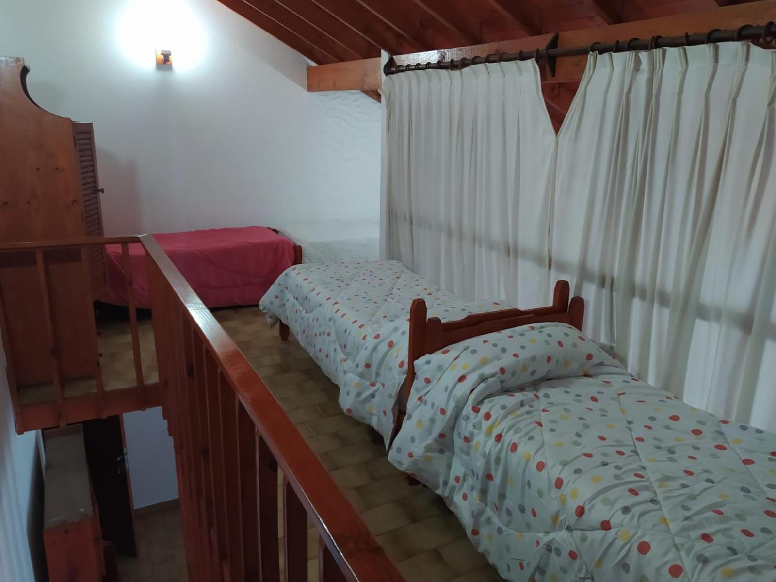 Departamentos Familiares Rosas Rojas