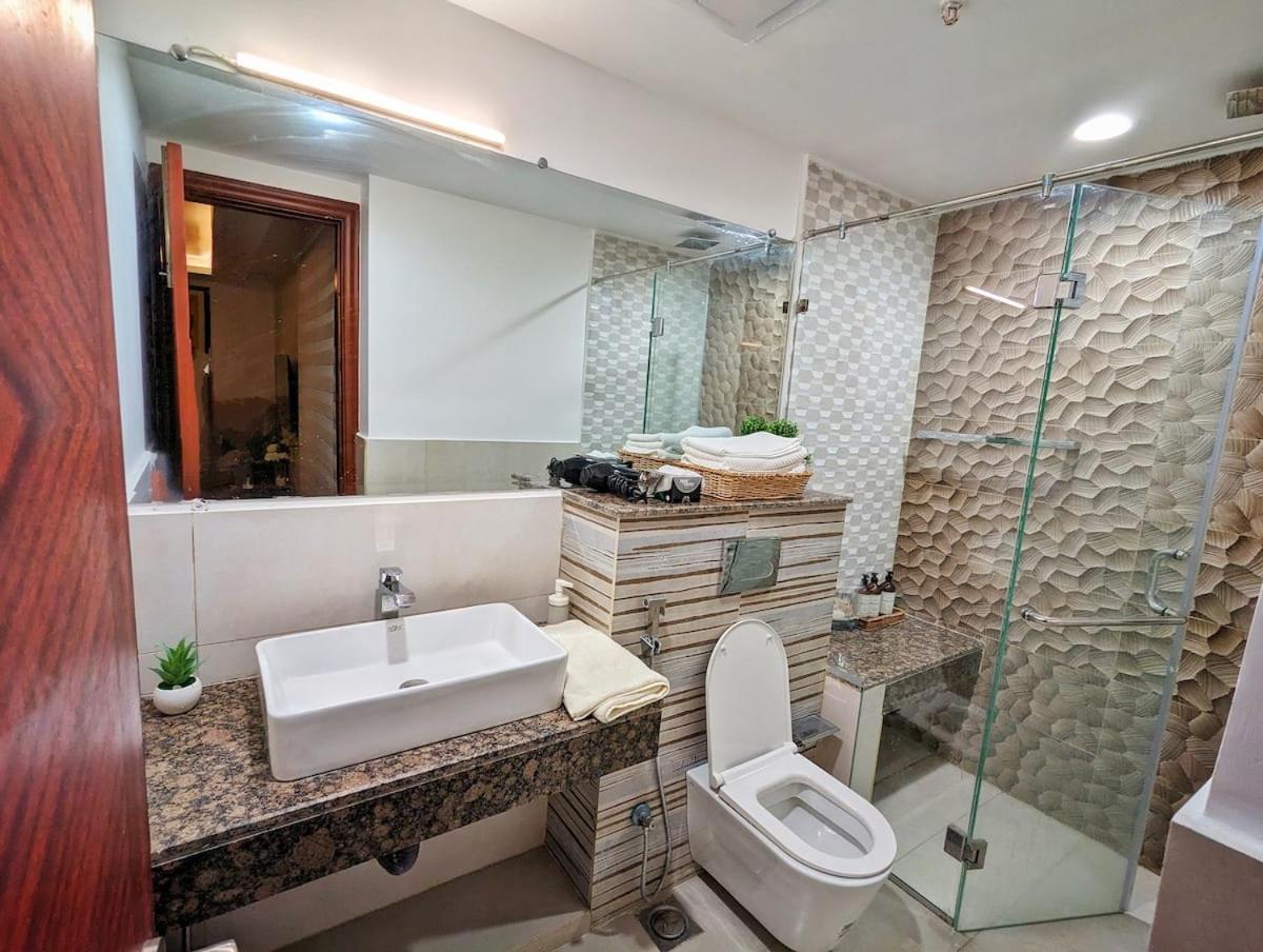 GoldCrest Mall - Sunset View One-Bed Suite view 2