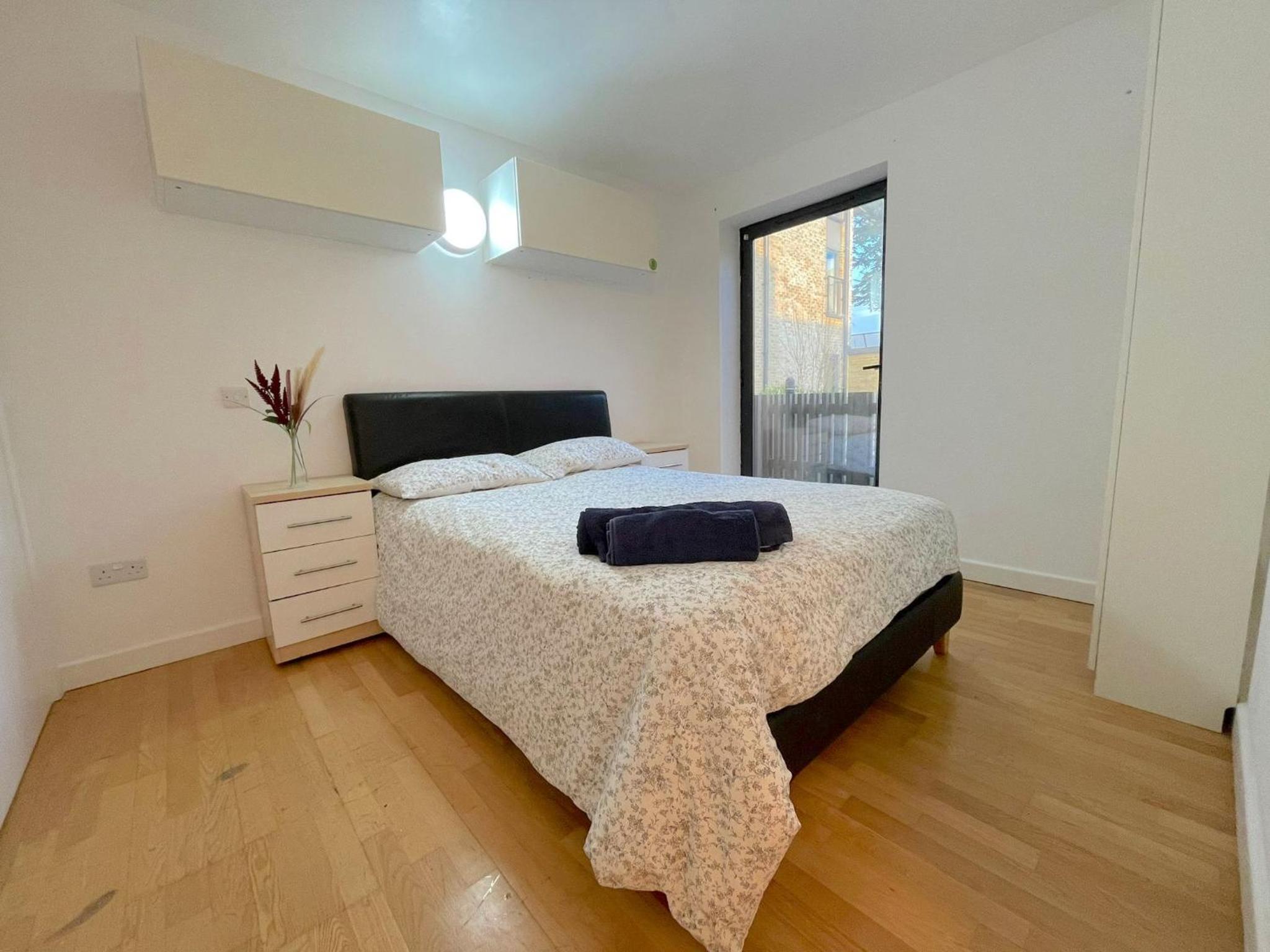 Ground Floor Flat On Bath Road! view 5