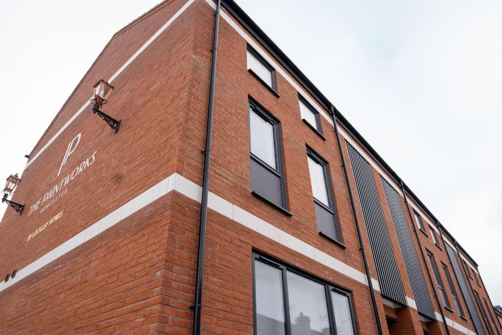 Luxury Worcester Townhouse - Free Parking view 2