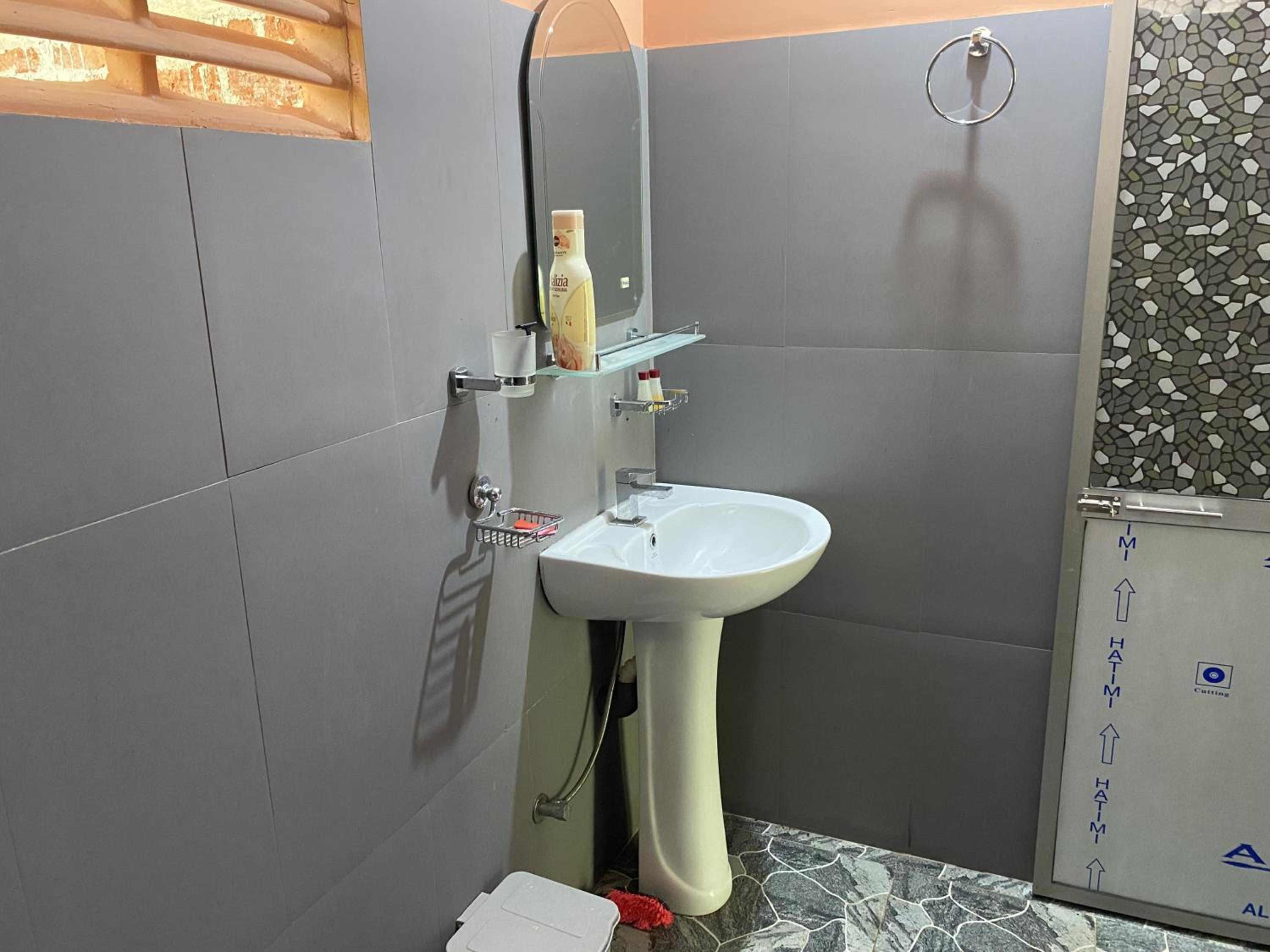 Photo 6