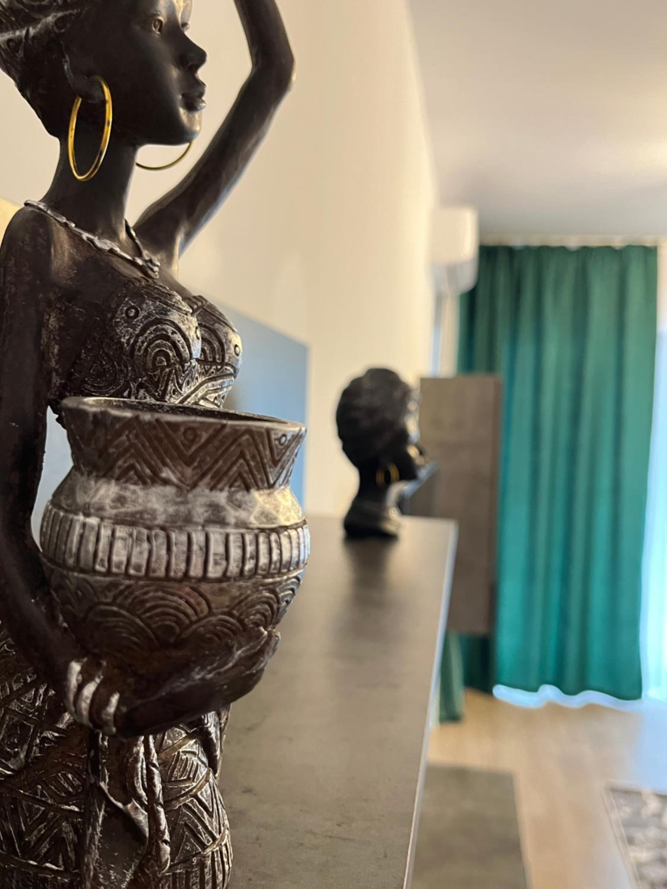 Divine Apartments Silk District