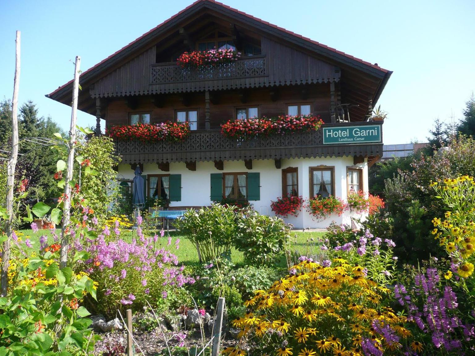 Landhaus Caesar - Hotel Garni