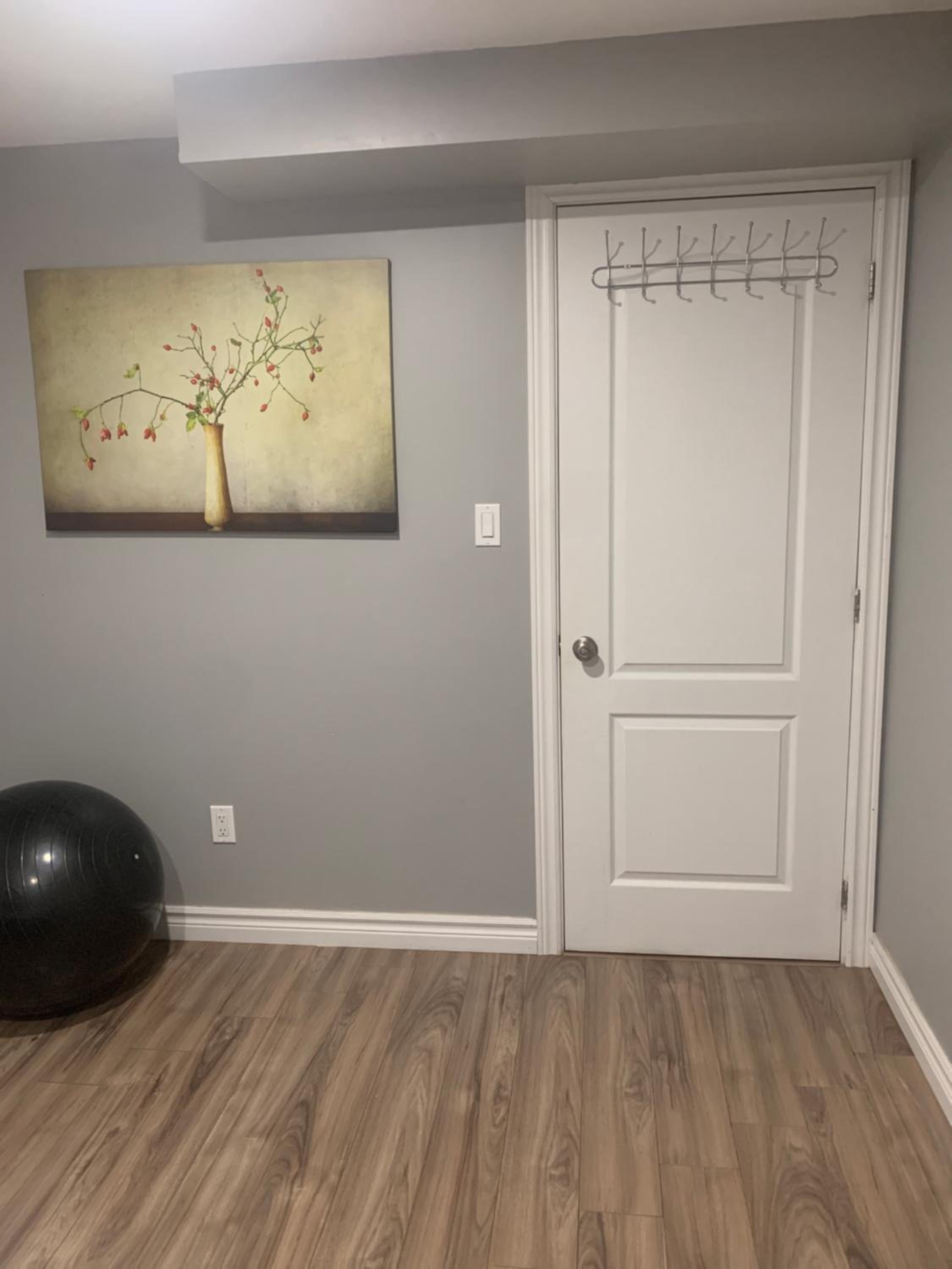 Guelph Vacations - A bedroom in a basement - Property Image 8