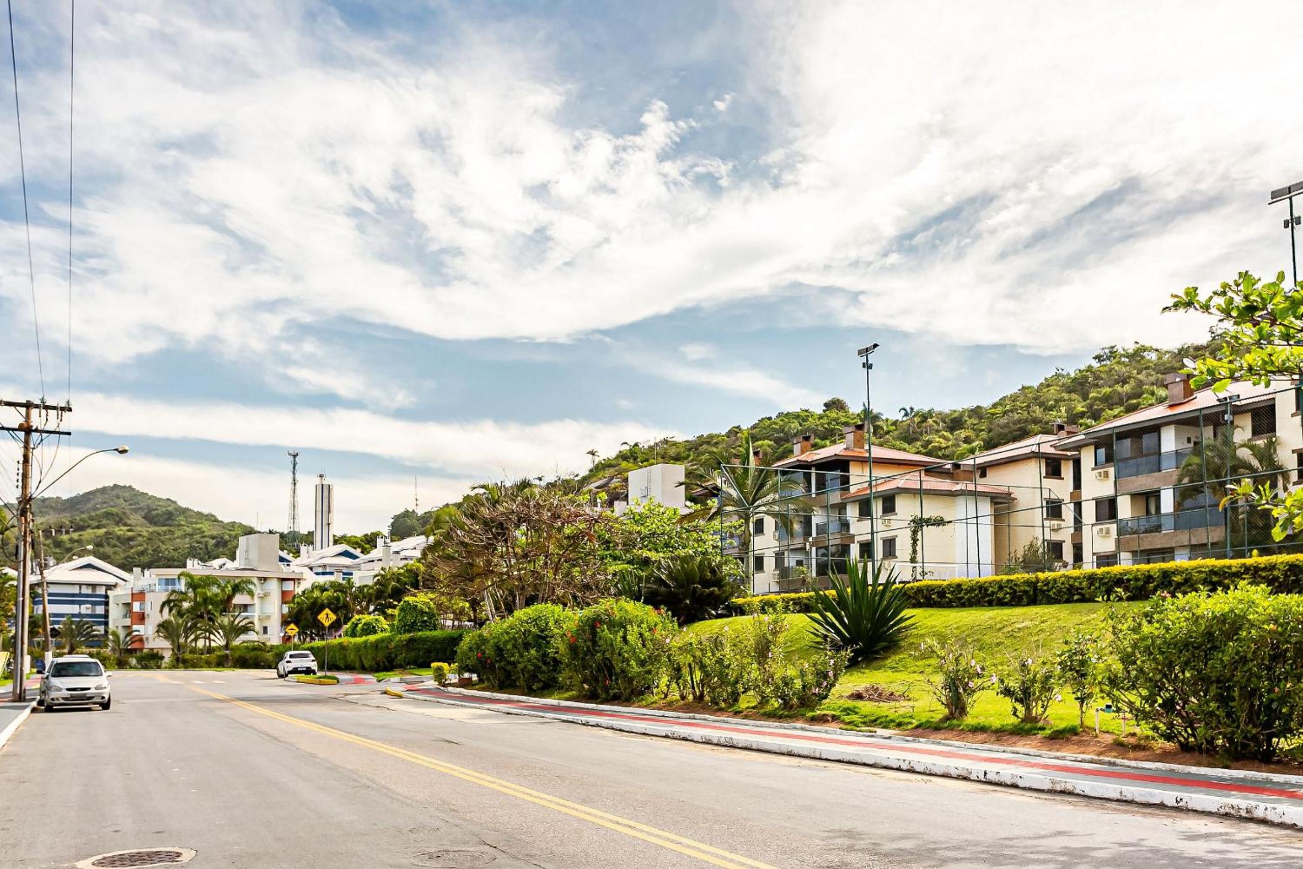 Great apto 600m from Praia Brava in Floripa COI203