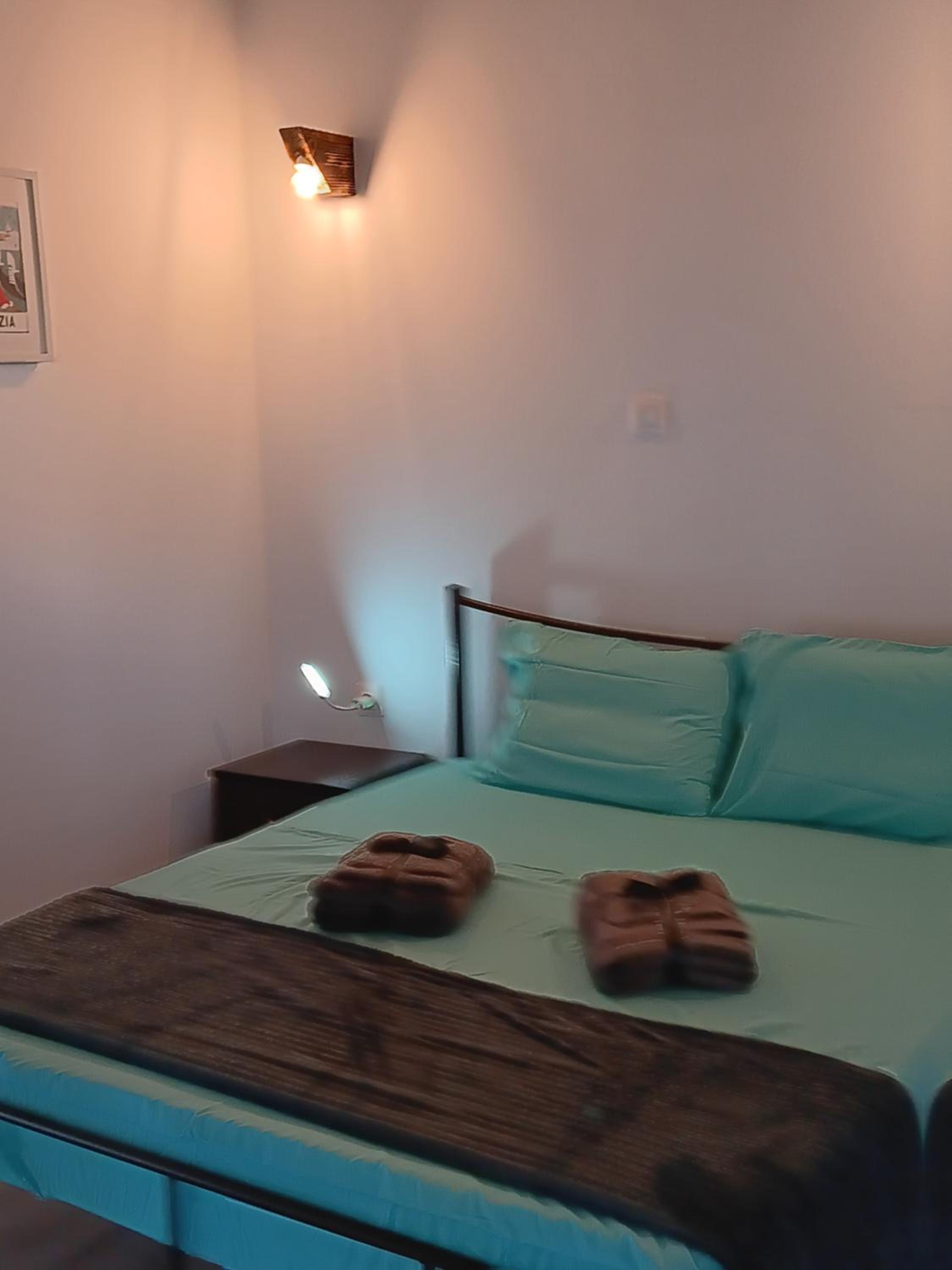 Tolis Rooms
