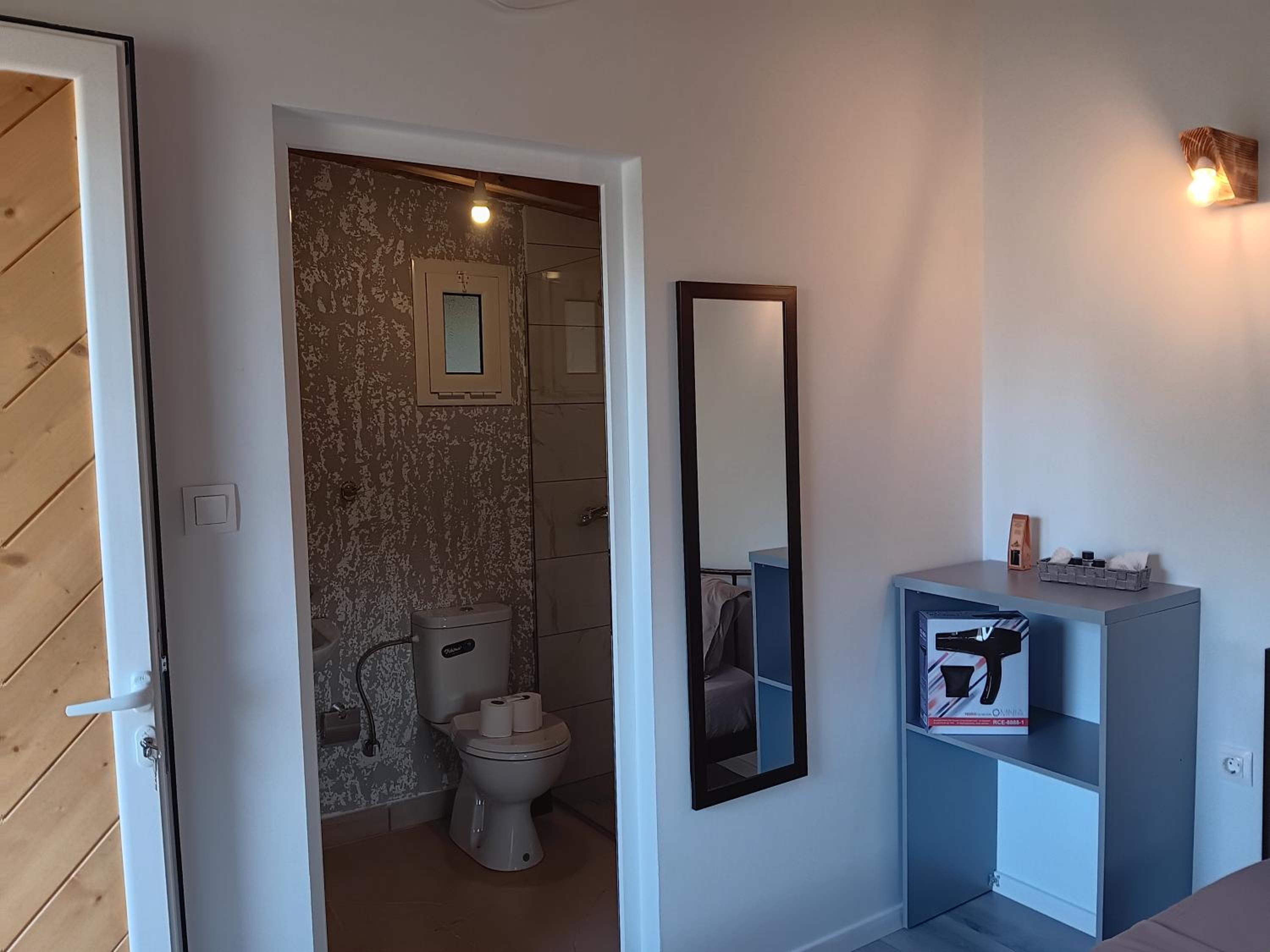 Tolis Rooms