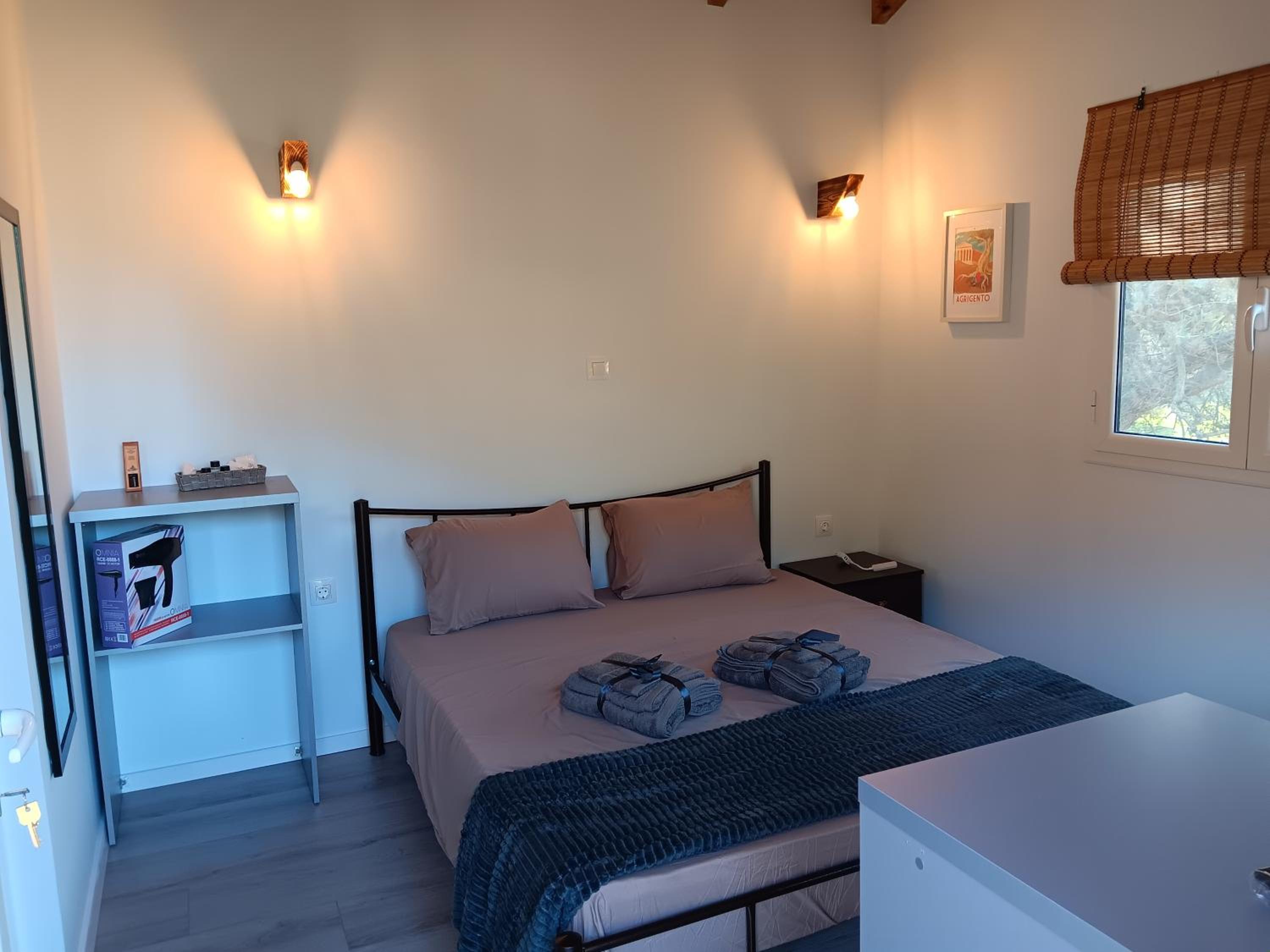 Tolis Rooms