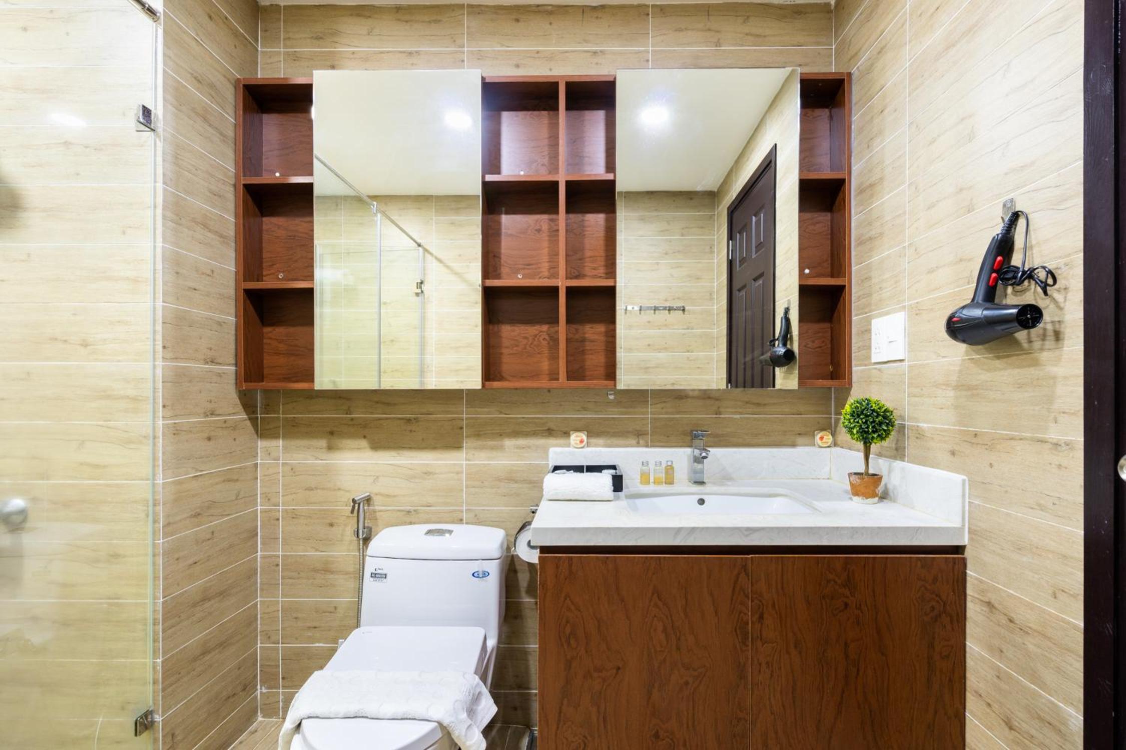 Lena Condotel