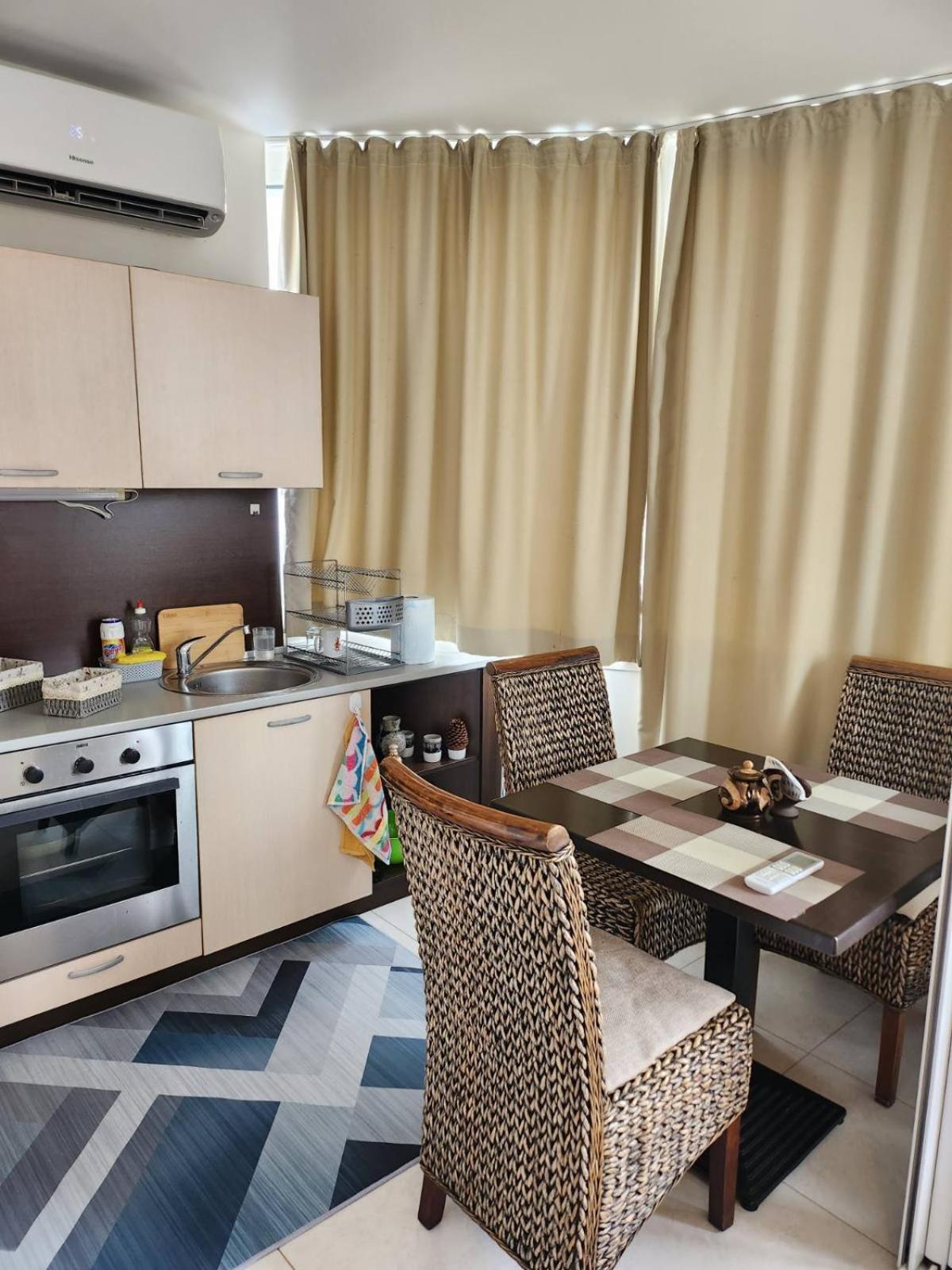 Sea View Apartment Saint Vlas