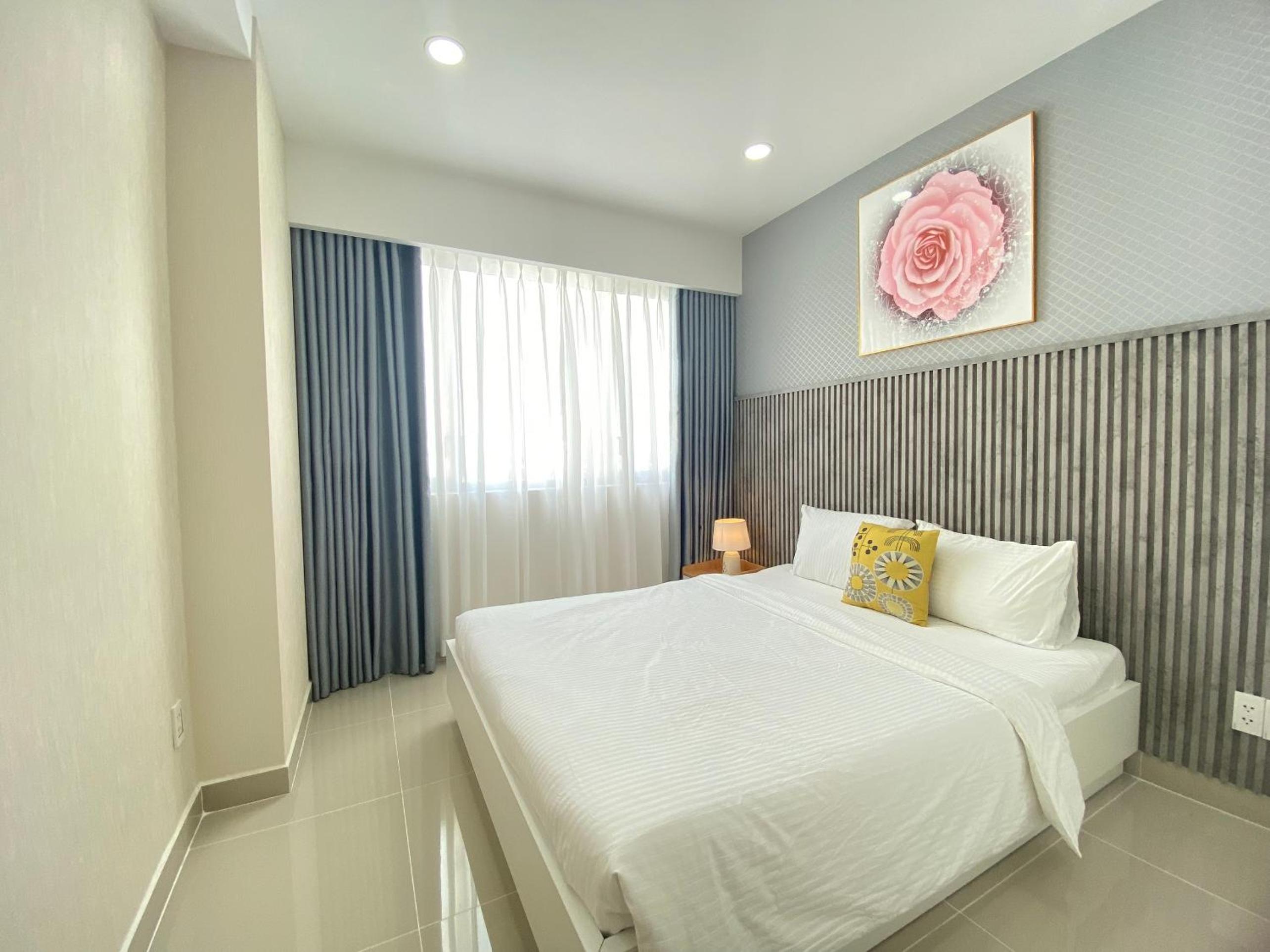 Lena Condotel