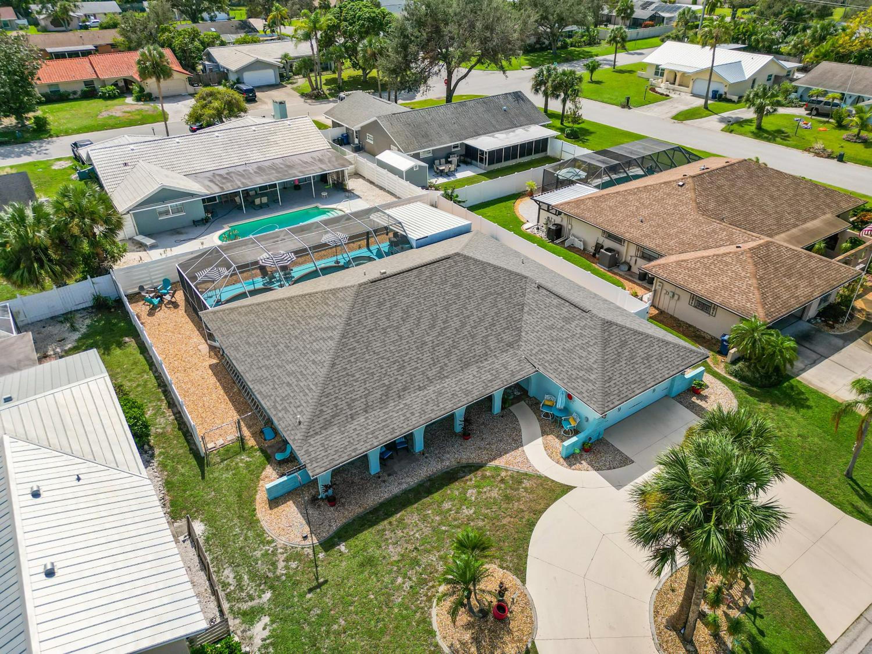 Cappys Casa Bella! Heated Pool & Pool Bar, Fire Pit & Game Room!