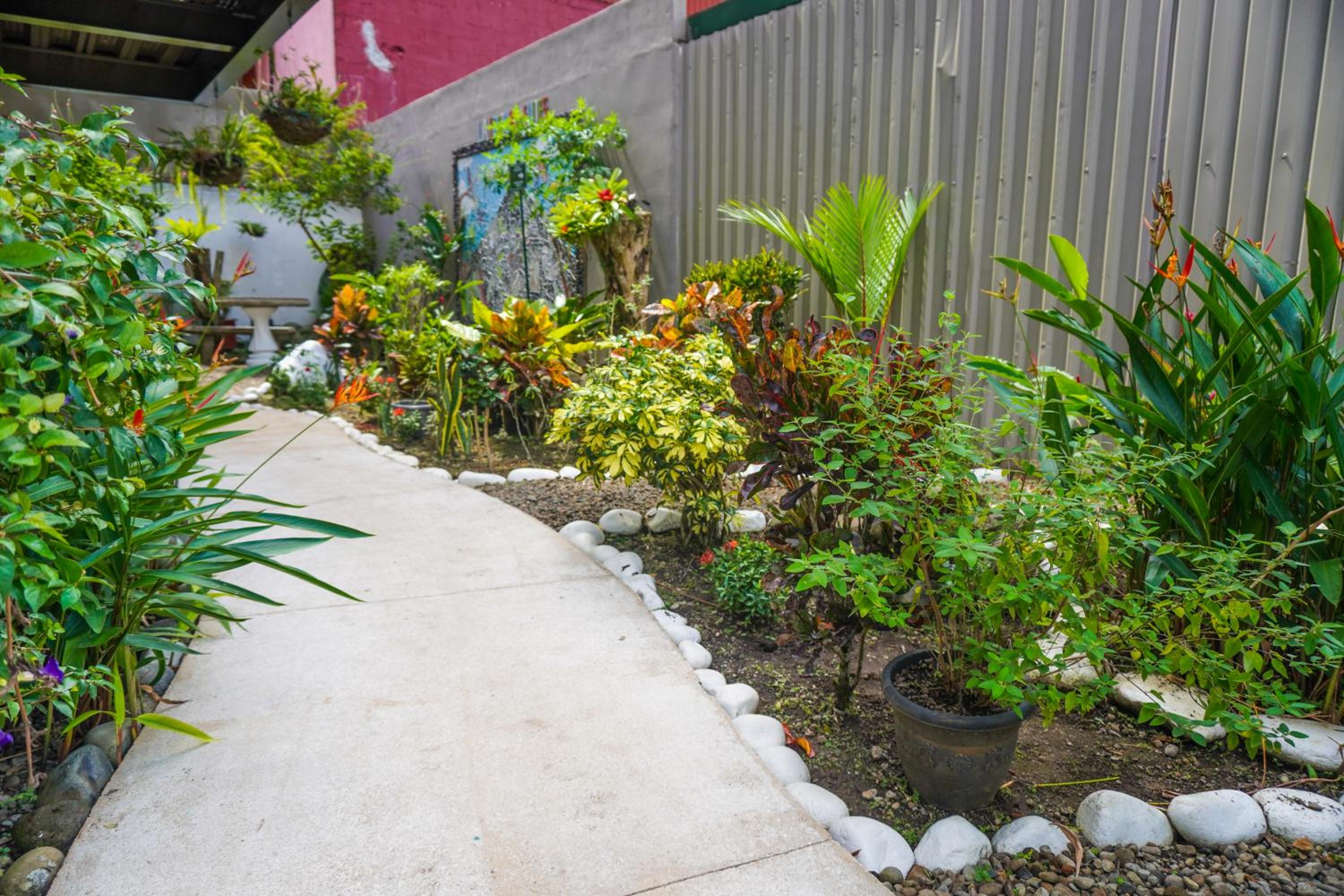 La Fortuna Lodge by Treebu Hotels