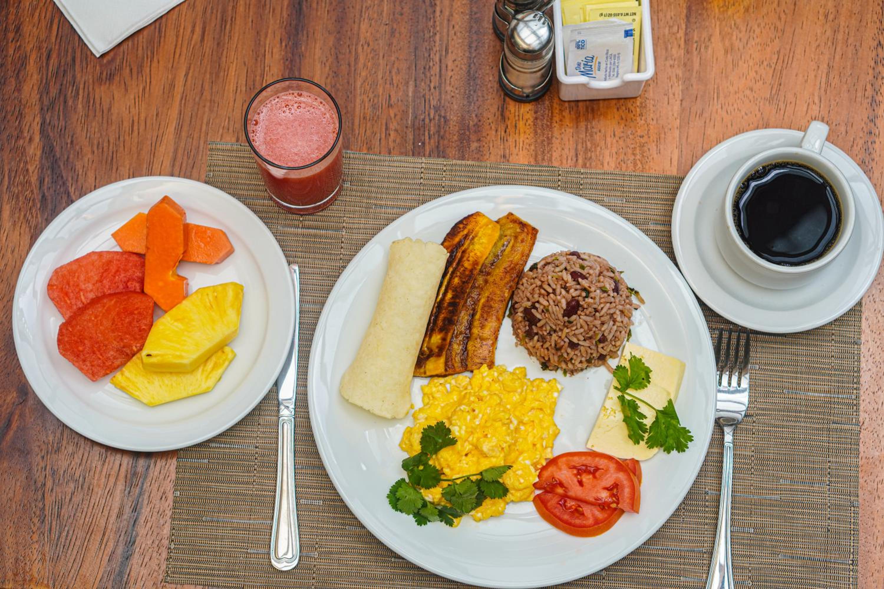 La Fortuna Lodge by Treebu Hotels