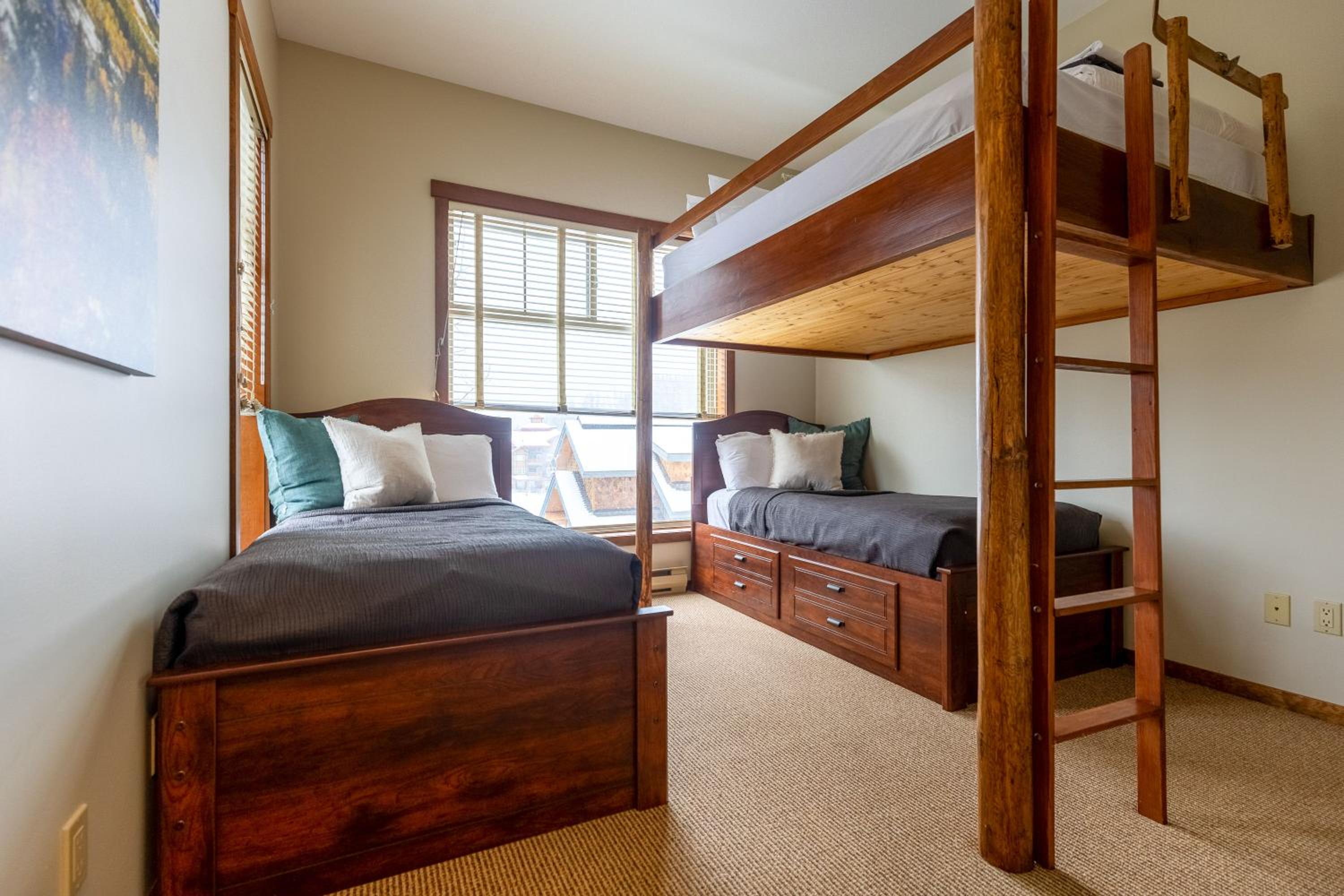 Snow Creek Lodge by Fernie Central Reservations