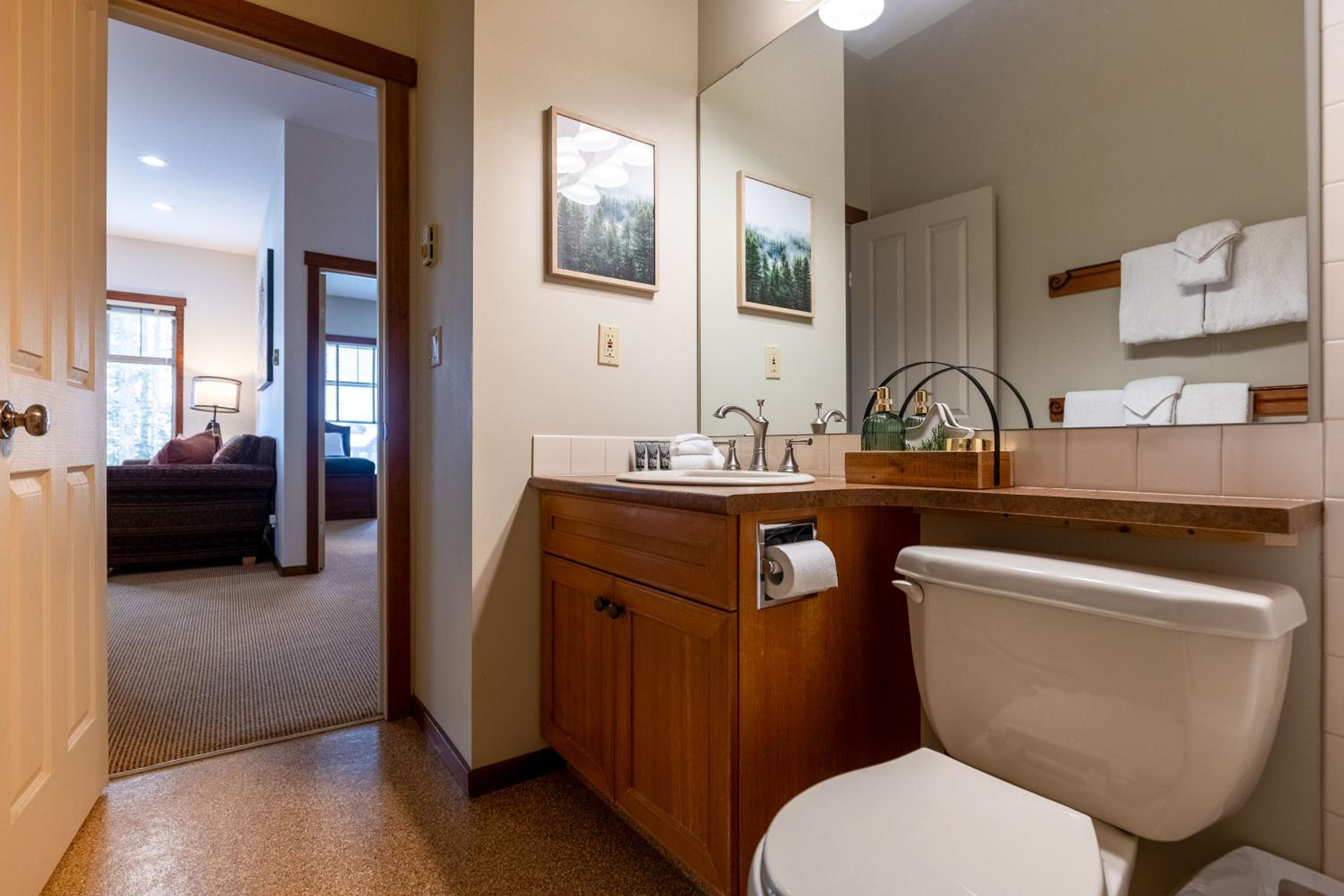 Snow Creek Lodge by Fernie Central Reservations