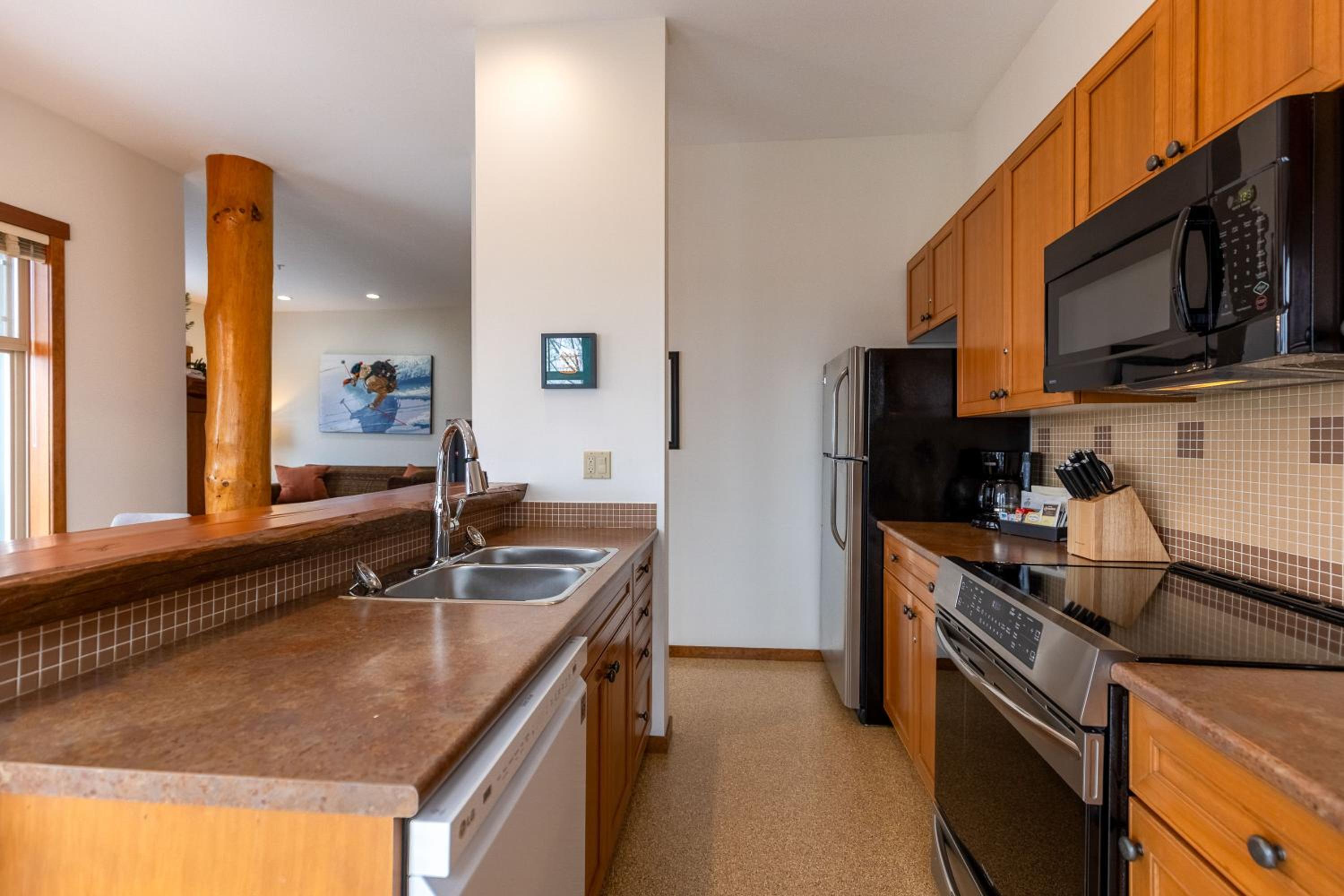 Snow Creek Lodge by Fernie Central Reservations