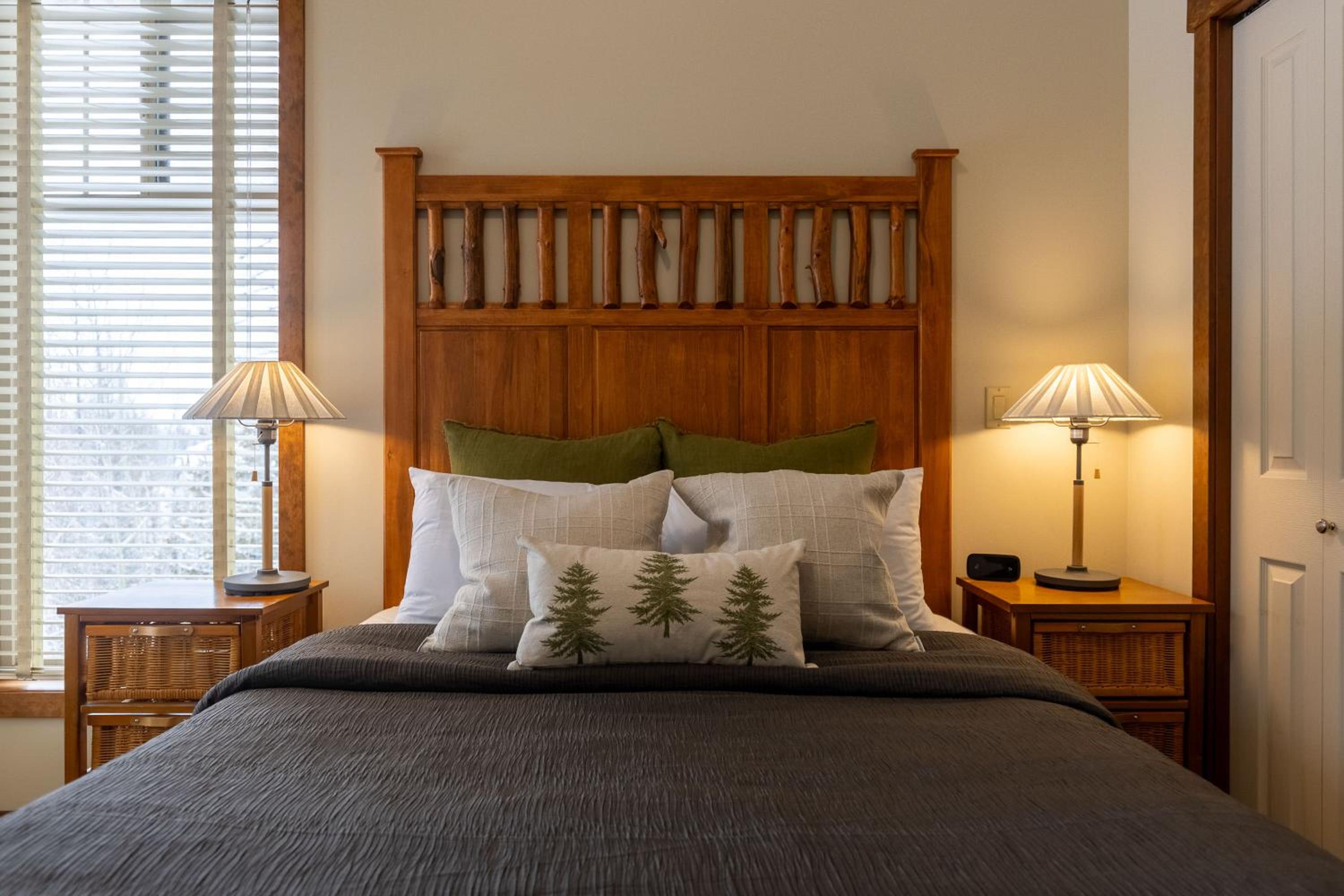 Snow Creek Lodge by Fernie Central Reservations