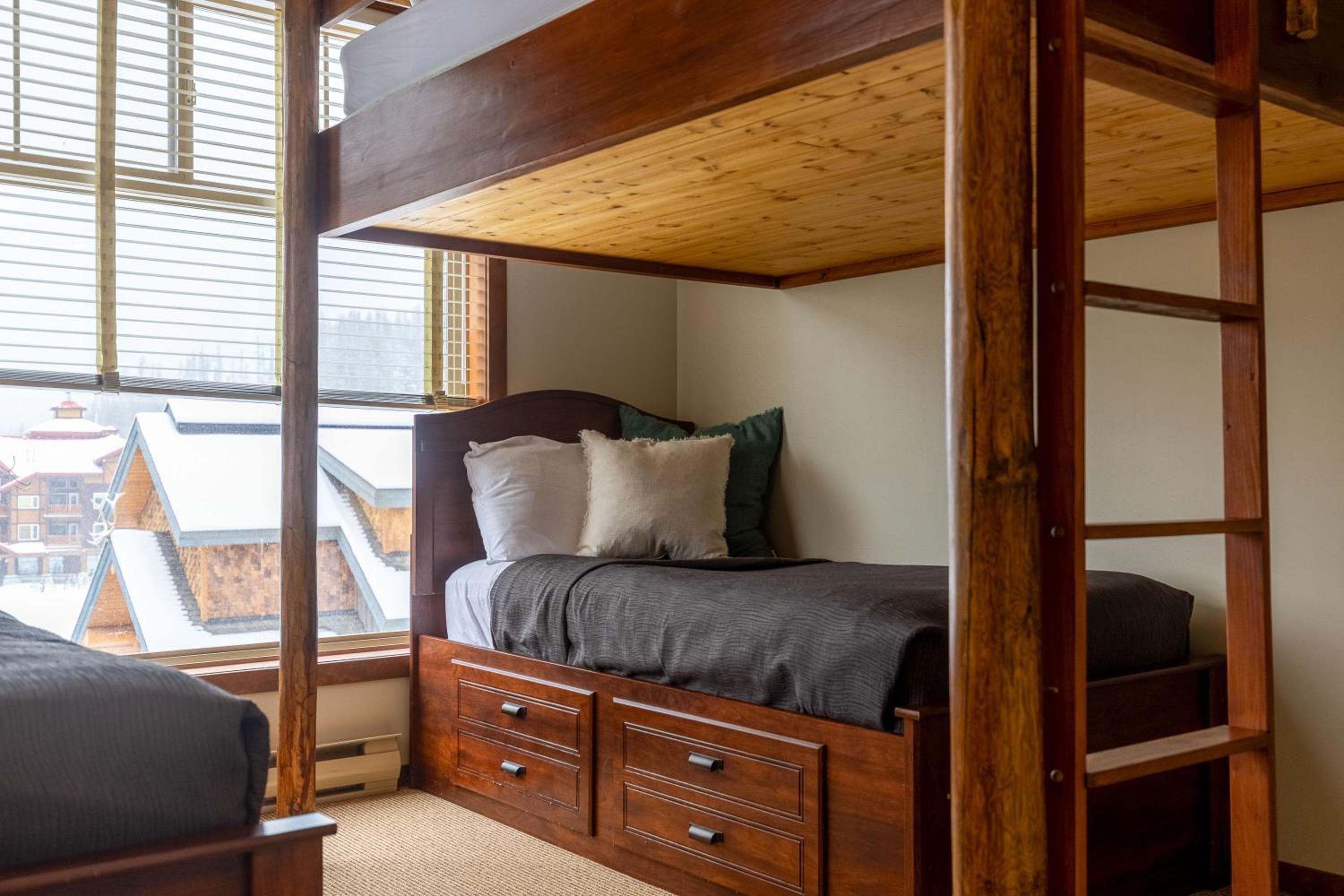 Snow Creek Lodge by Fernie Central Reservations