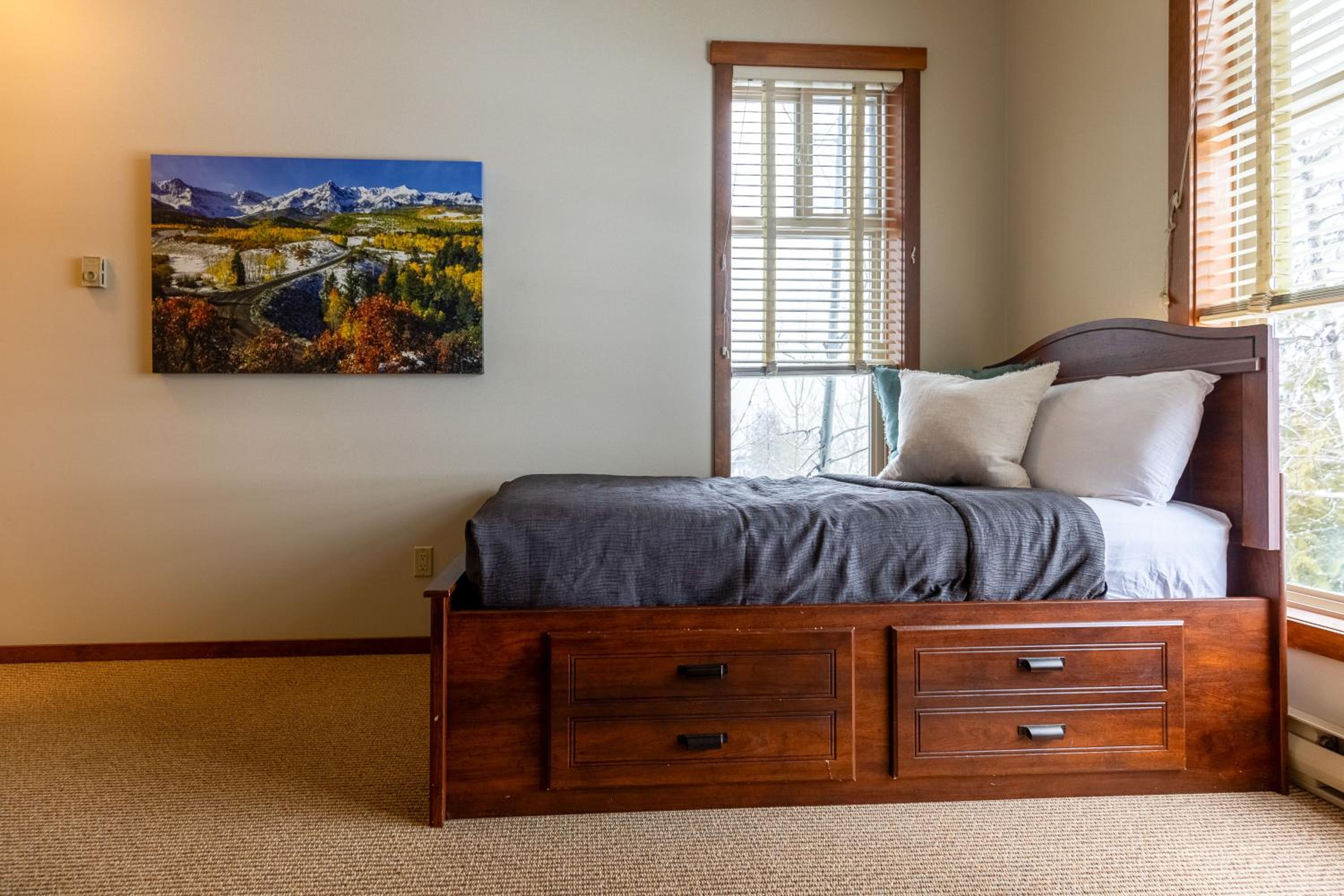 Snow Creek Lodge by Fernie Central Reservations
